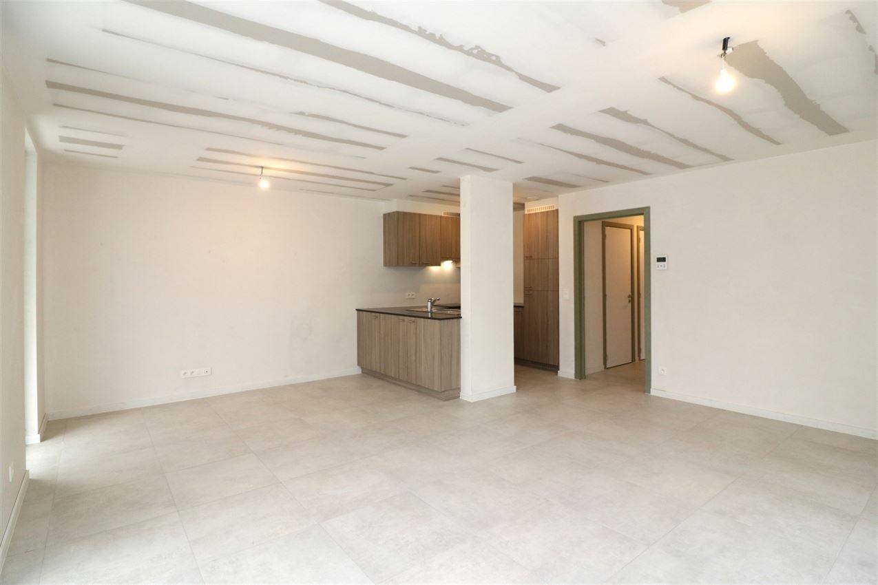 splinternieuw, gelijkvloers, ruim terras, 2 slpk foto 36