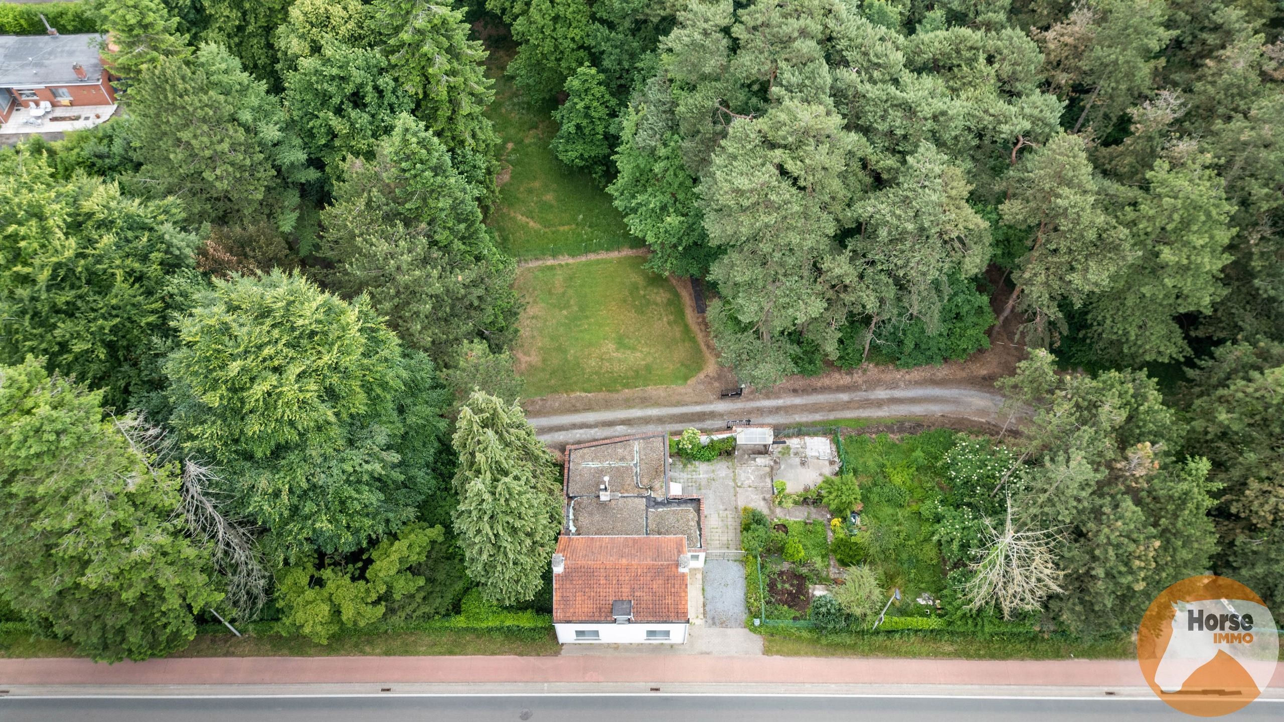 BERINGEN - Ruime woning + projectgrond foto 2