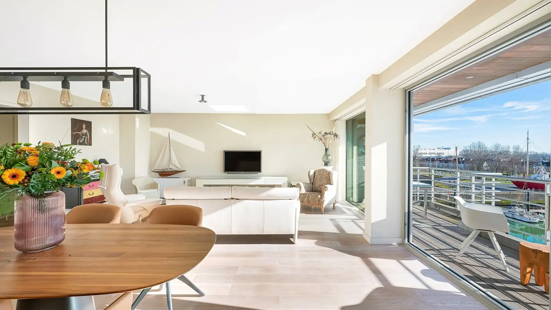 Modern en ruim appartement met zicht over de jachthaven foto 5