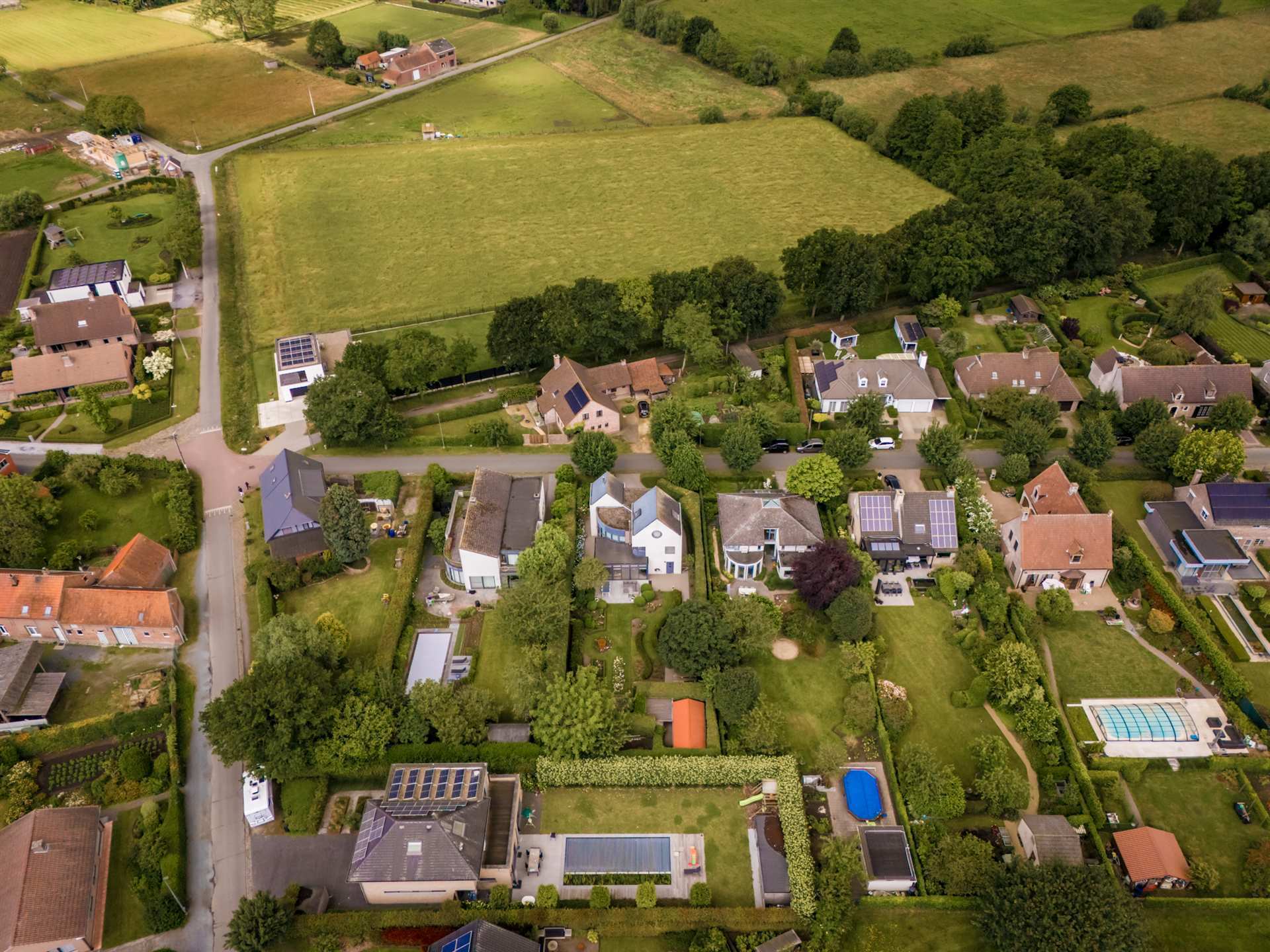 Prachtige ruime villa in groene oase foto 34