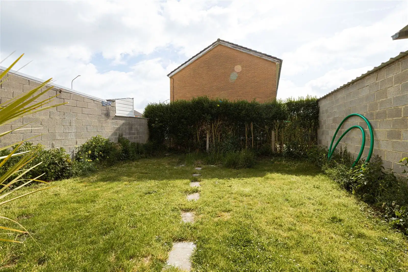 Gerenoveerde gezinswoning met tuin nabij centrum foto 12