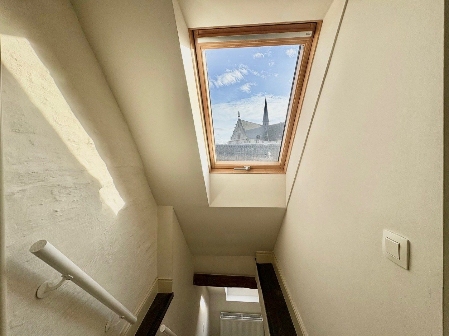 Stijlvol 3-slaapkamer duplexappartement met zonnig terras foto 11