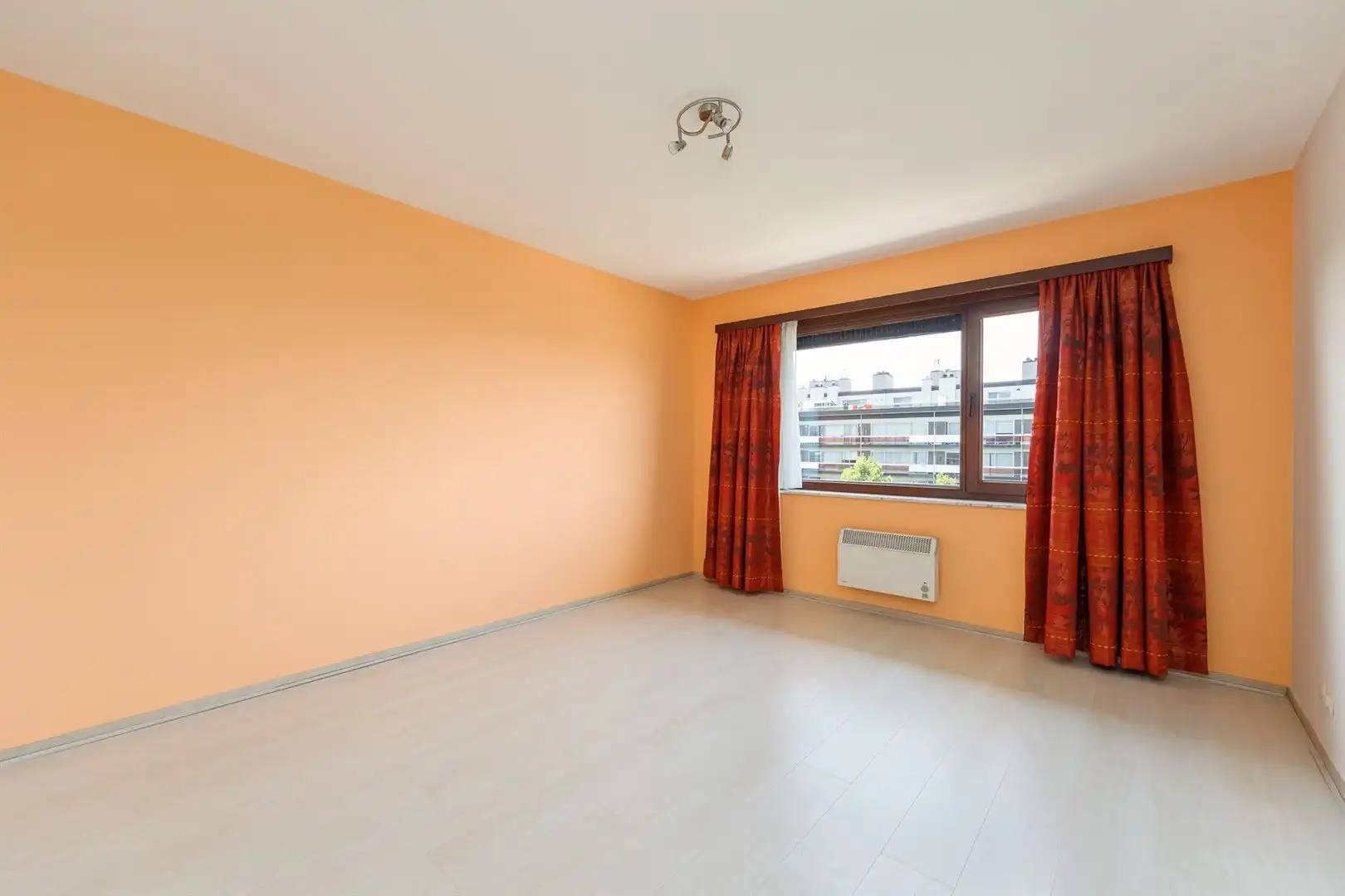 Ruim zonnig appartement met staanplaats. foto 10