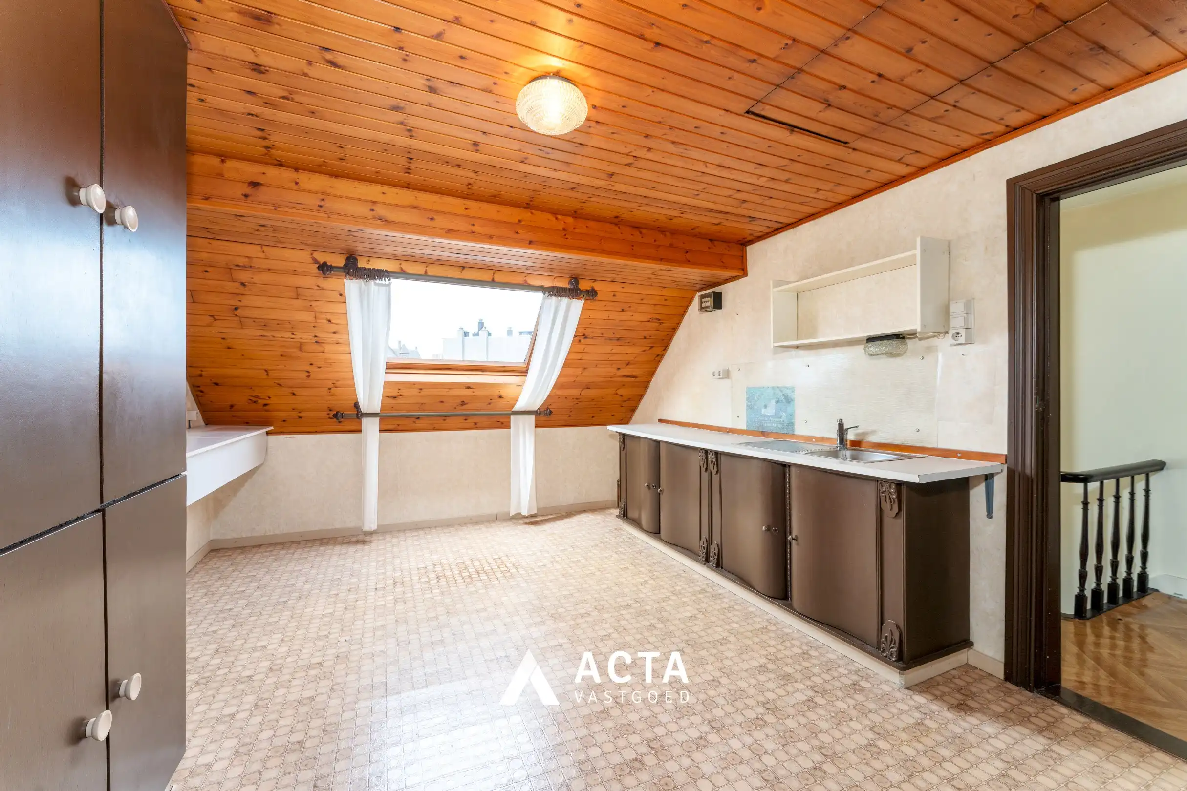 Ruime woning met 5 slaapkamers, garage en zonnige tuin  foto 22