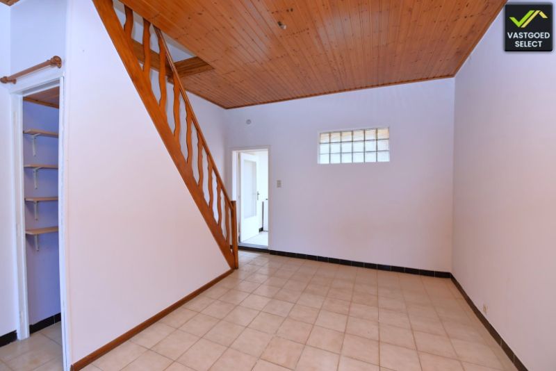 Vastgoed Select: Rijwoning met westgerichte tuin, open zicht, garage en 2 slaapkamers in Eeklo foto 7
