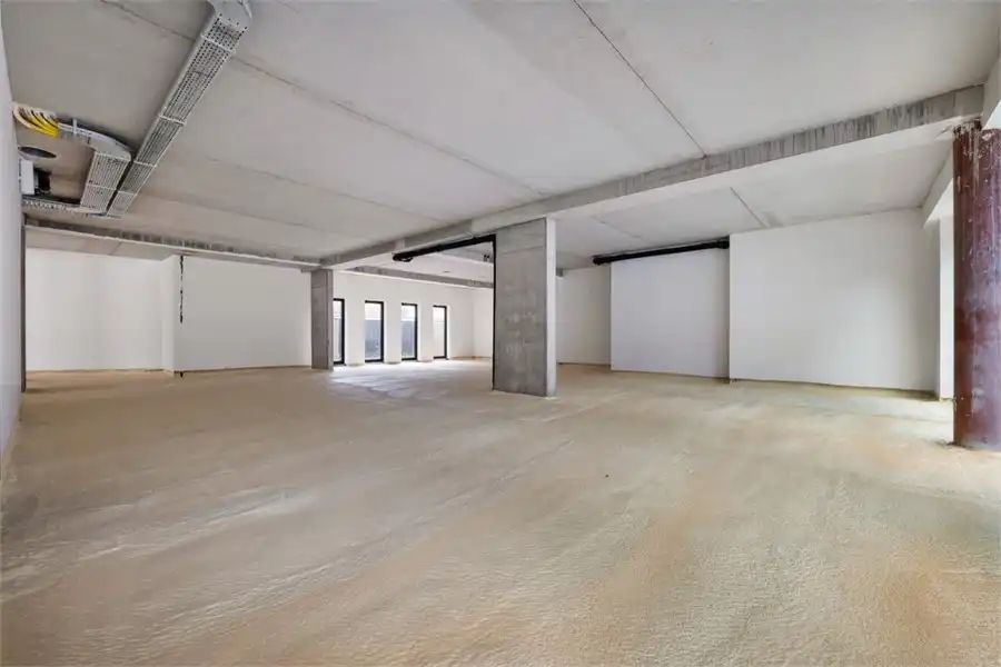 UNIEK CASCO HANDELSPAND VAN 196M² OP EEN TOPLOCATIE IN HASSELT foto 19