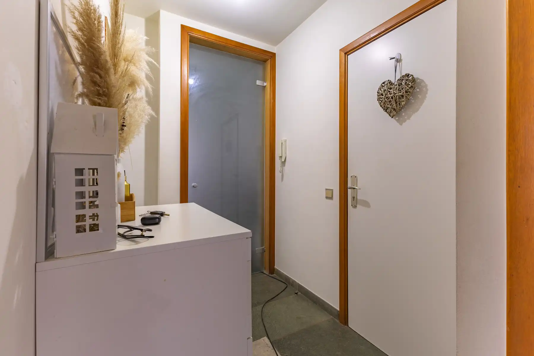 Opbrengsteigendom met 4 wooneenheden en 2 garages foto 4