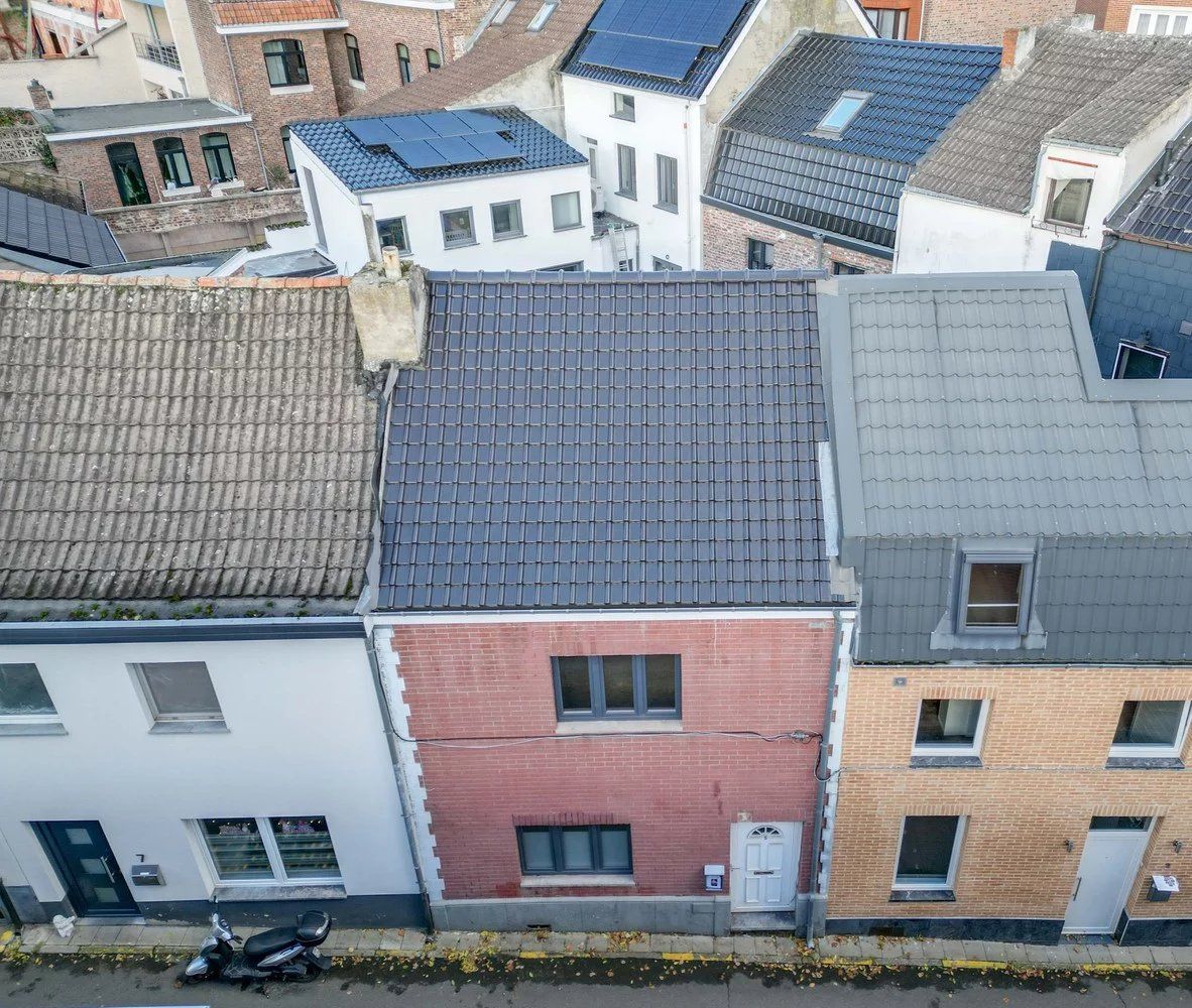 Gerenoveerde casco rijwoning in het hart van Tongeren foto 3