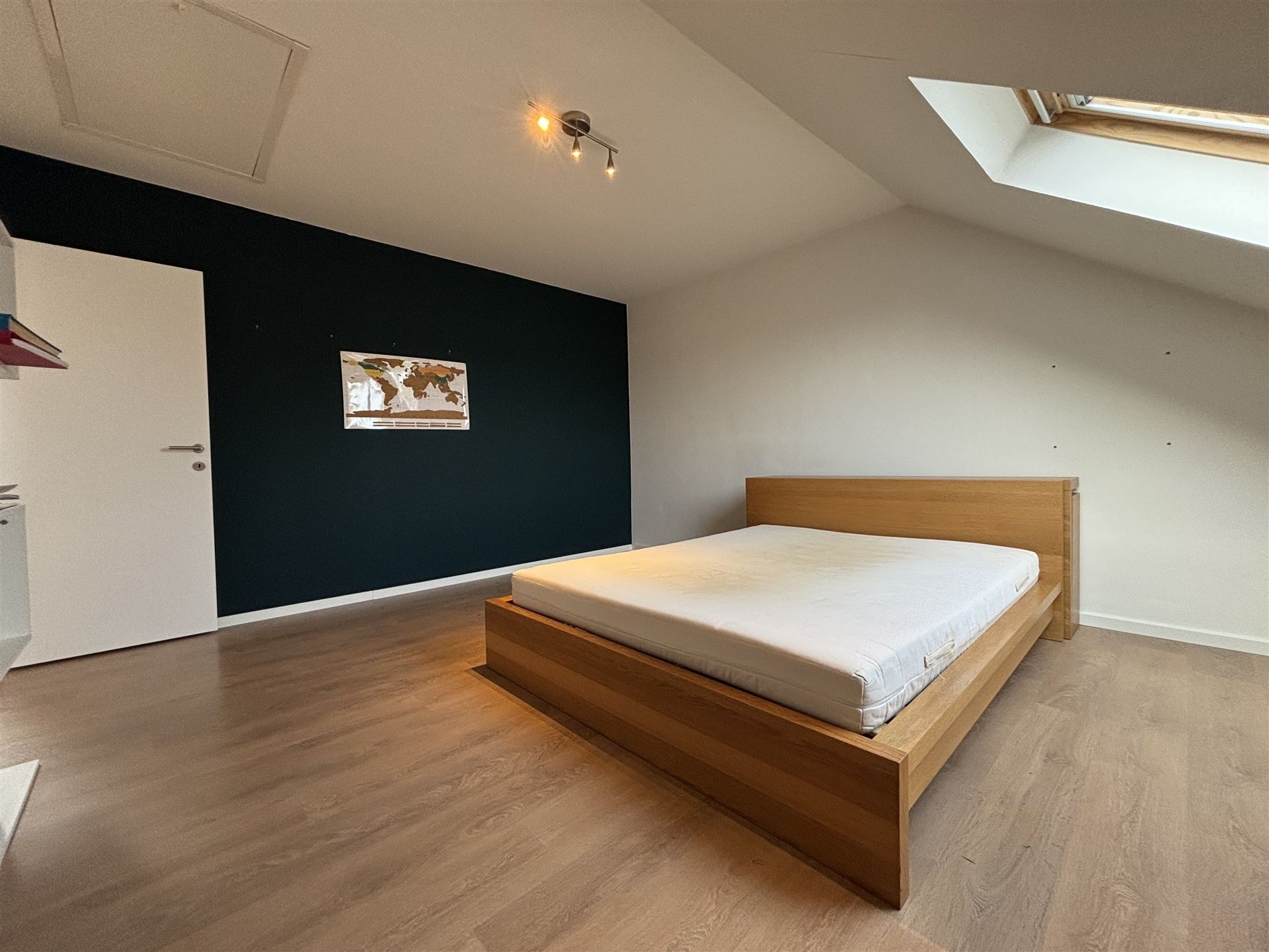 BEZOEKEN VOLZET: Moderne woning met 4 slaapkamers en tuin  foto 19