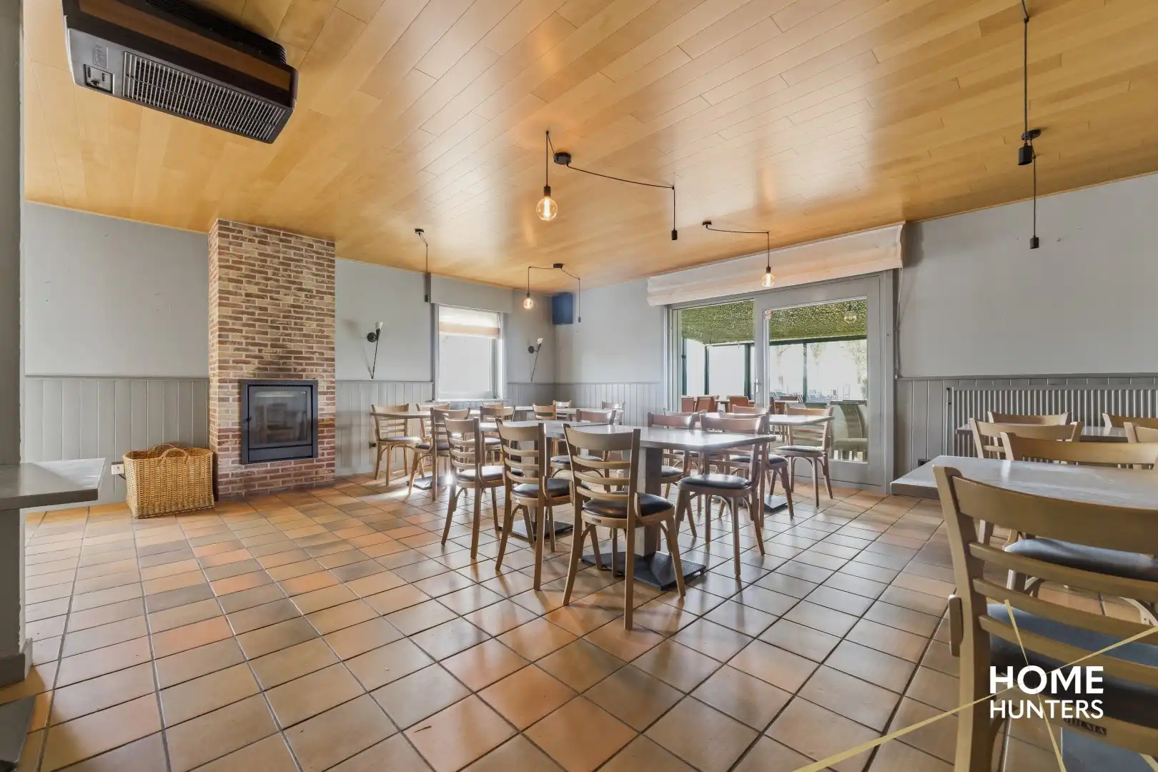 Unieke horecakans met enorme visibiliteit en potentieel – De Tommies, Dikkebusseweg 341 foto 10