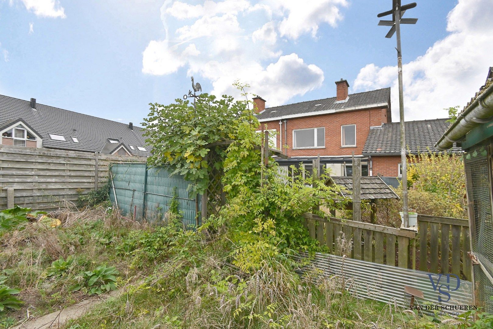 Degelijke eigendom in rustige wijk foto 27