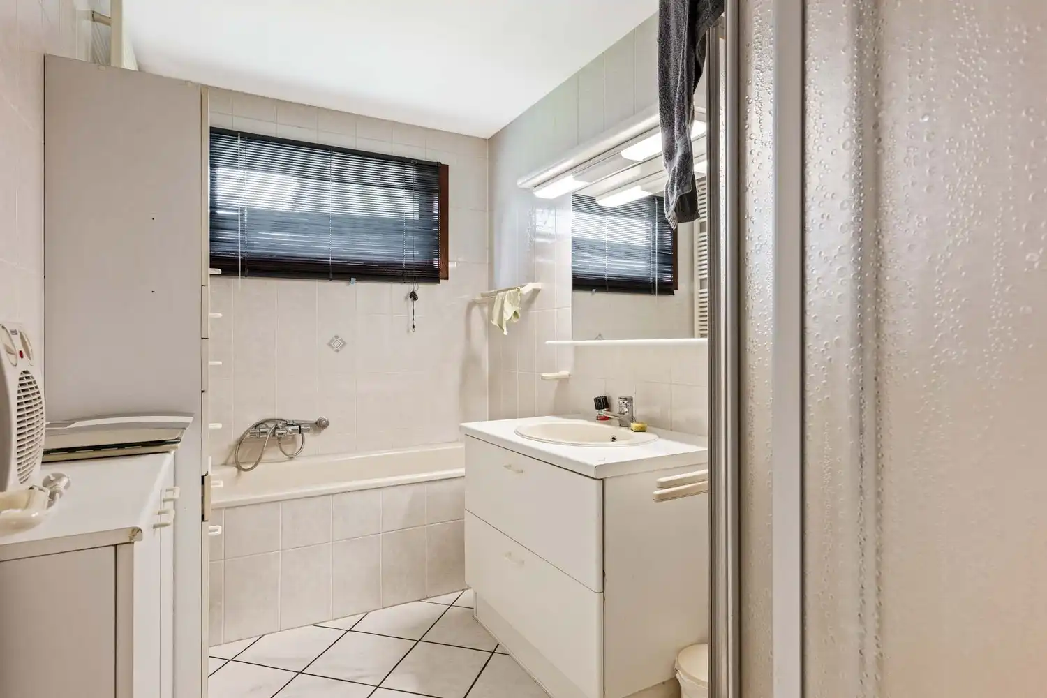 Vrijstaande laagbouwwoning met zonnige tuin en uitbreidingsmogelijkheden in Oelegem! foto 12