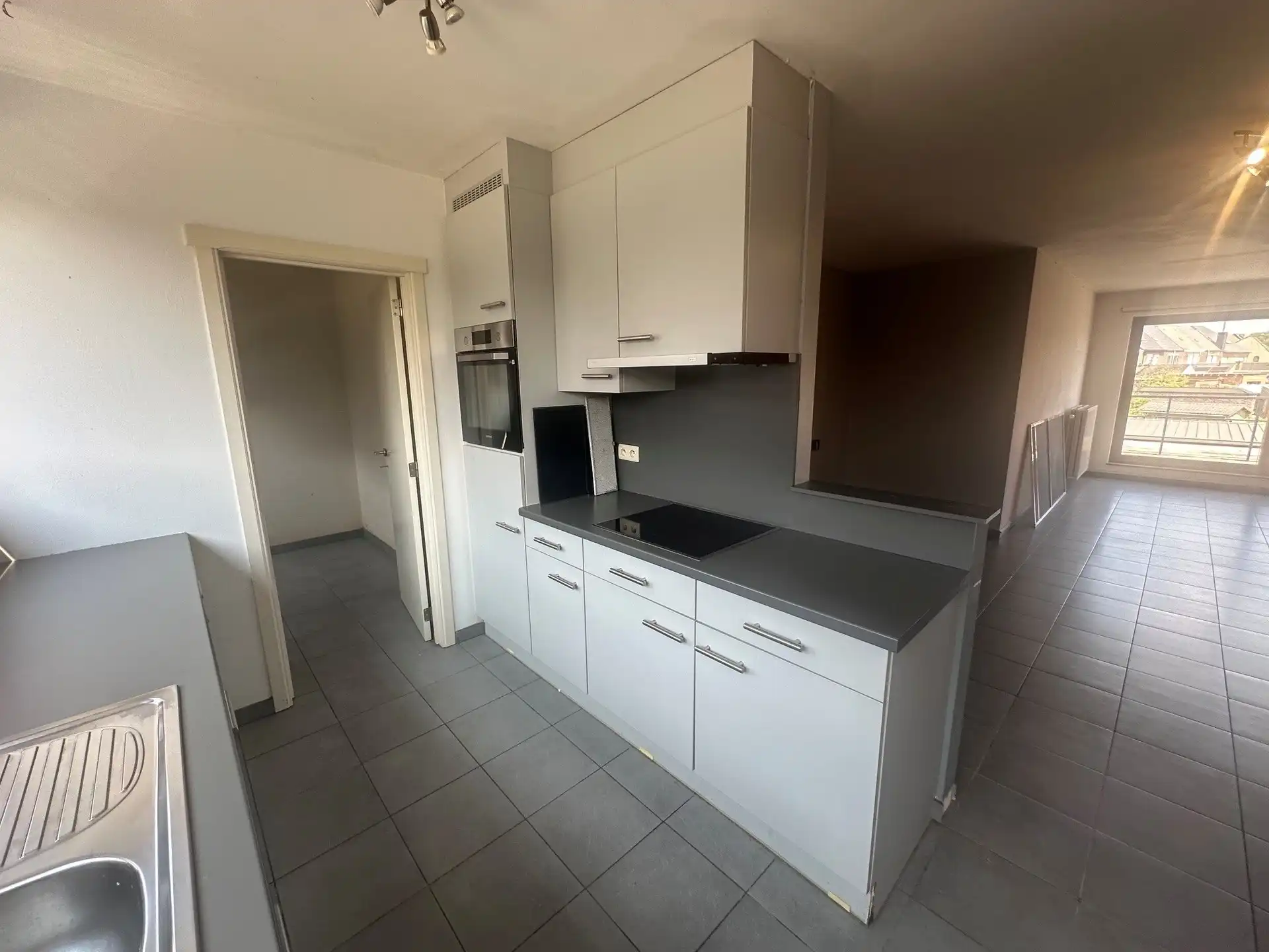 Rustig gelegen duplex appartement met carport foto 4