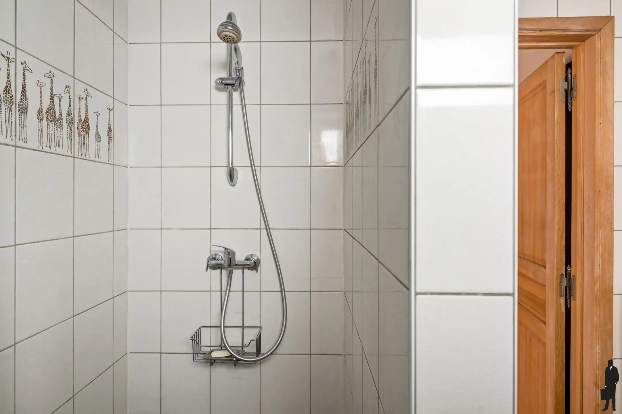 Charmante villa met 4 slpks, 2 badks en tuin met privacy foto 25