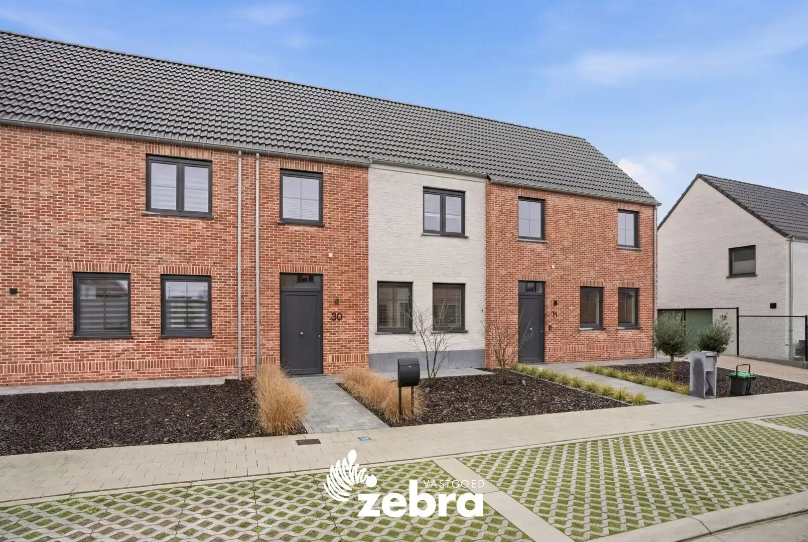 Instapklare woning met 3 slaapkamers en garage te Meulebeke! foto 3