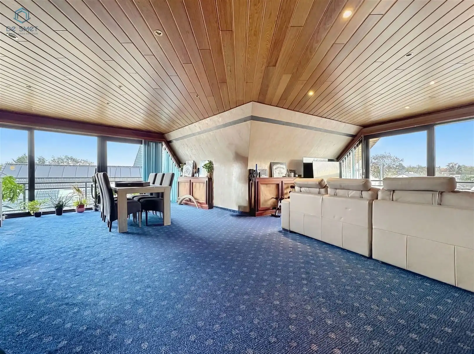 Ruim en lichtrijk 2-slaapkamerappartement nabij station Herzele foto 3