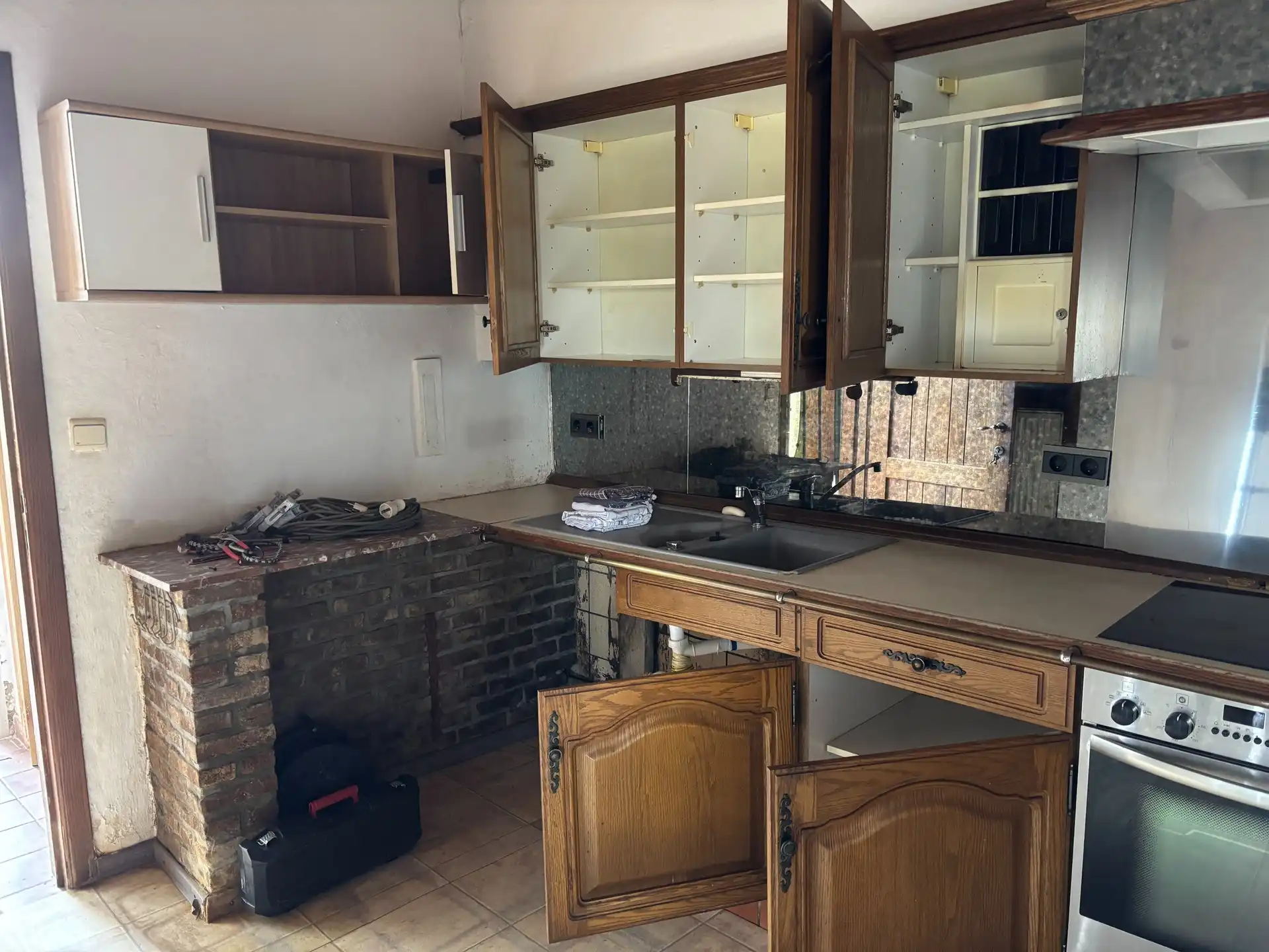 Landelijk gelegen renovatiewoning met prachtig uitzicht over de velden foto 5