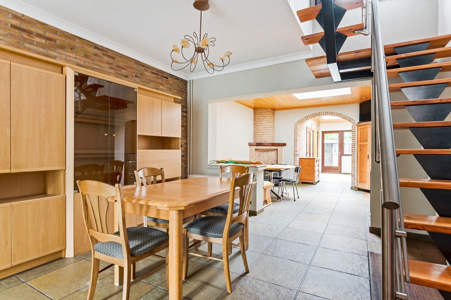 Huis met 3 slaapkamers en tuin te koop in Wijnegem! foto 8