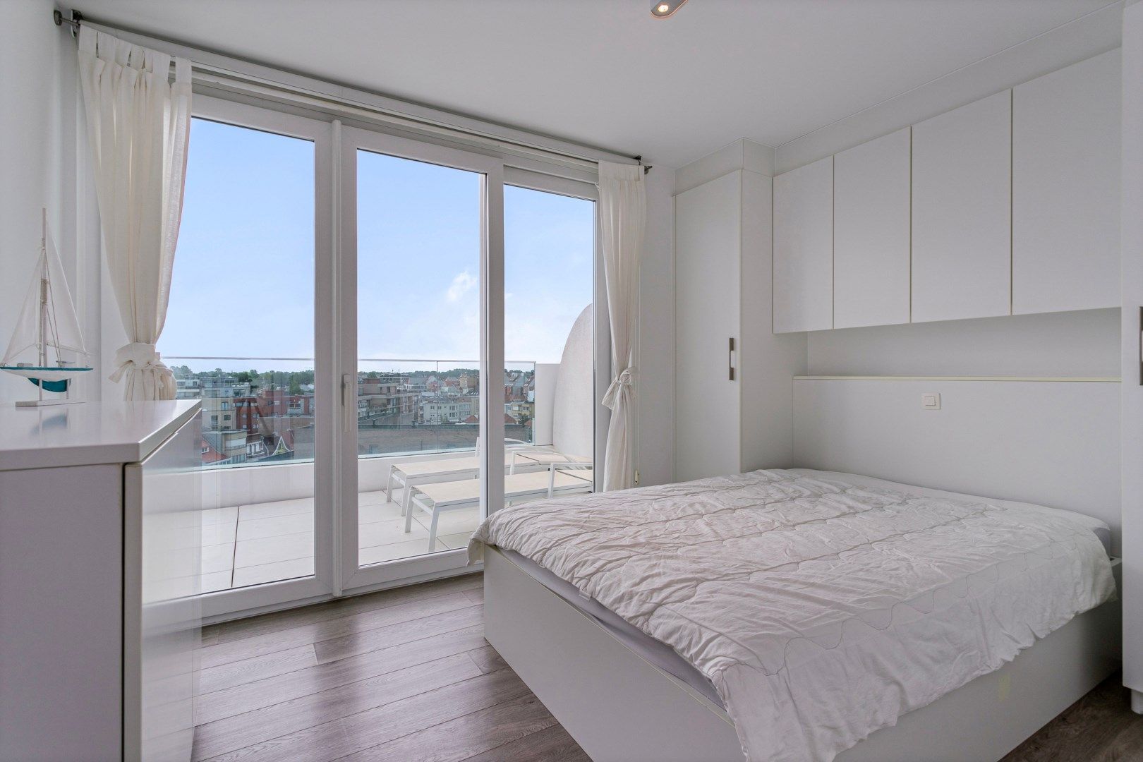 Recente penthouse met zongerichte terrassen foto 3