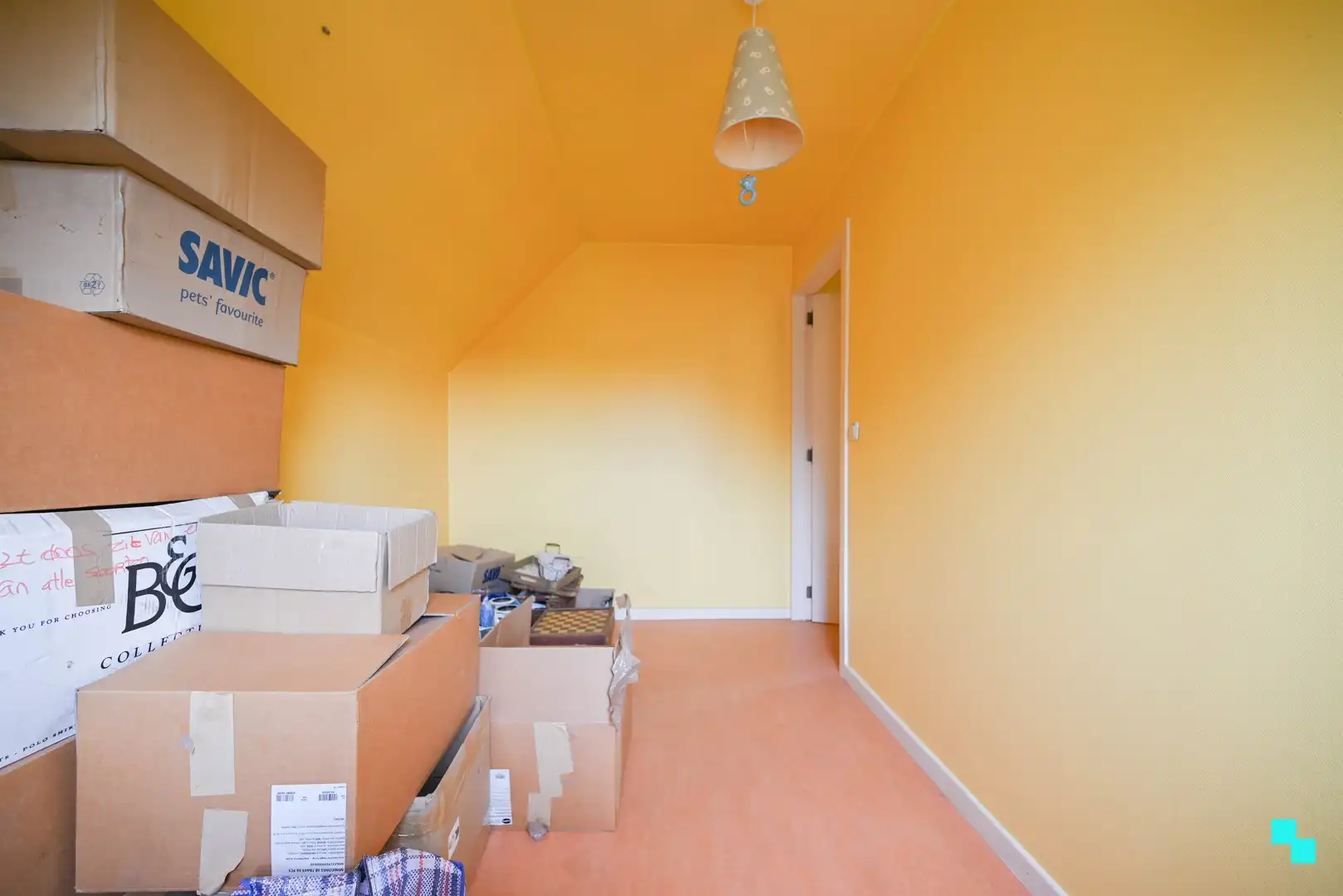 Alleenstaande, te renoveren villa in residentiële buurt foto 27