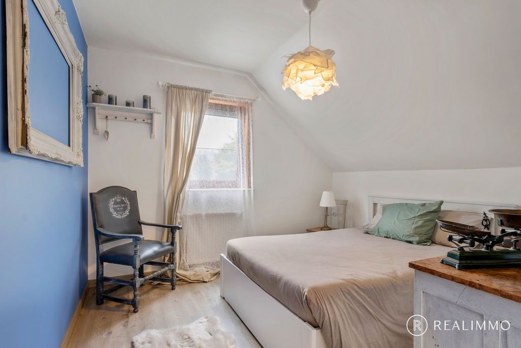 Recente halfopen woning in rustige straat! foto 12