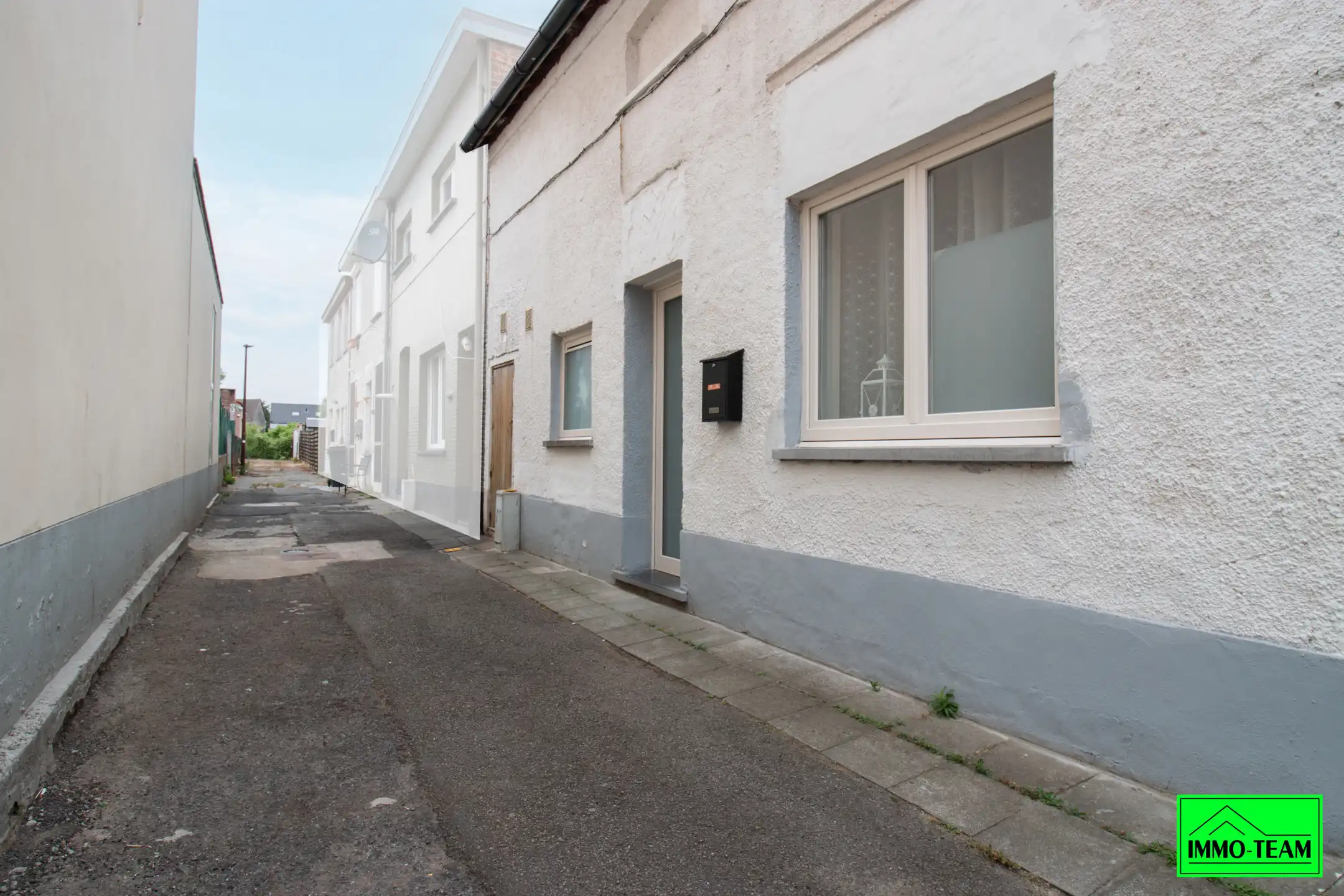 2-gevelwoning  met 1 slaapkamer op wandelafstand station foto {{pictureIndex}}