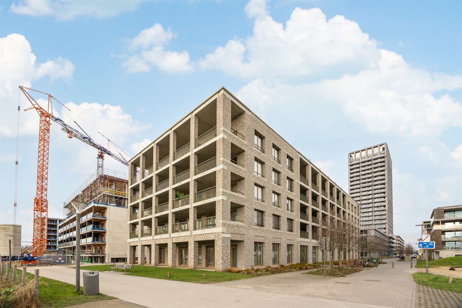 Ondergrondse autostaanplaats op het Nieuw-Zuid foto 3