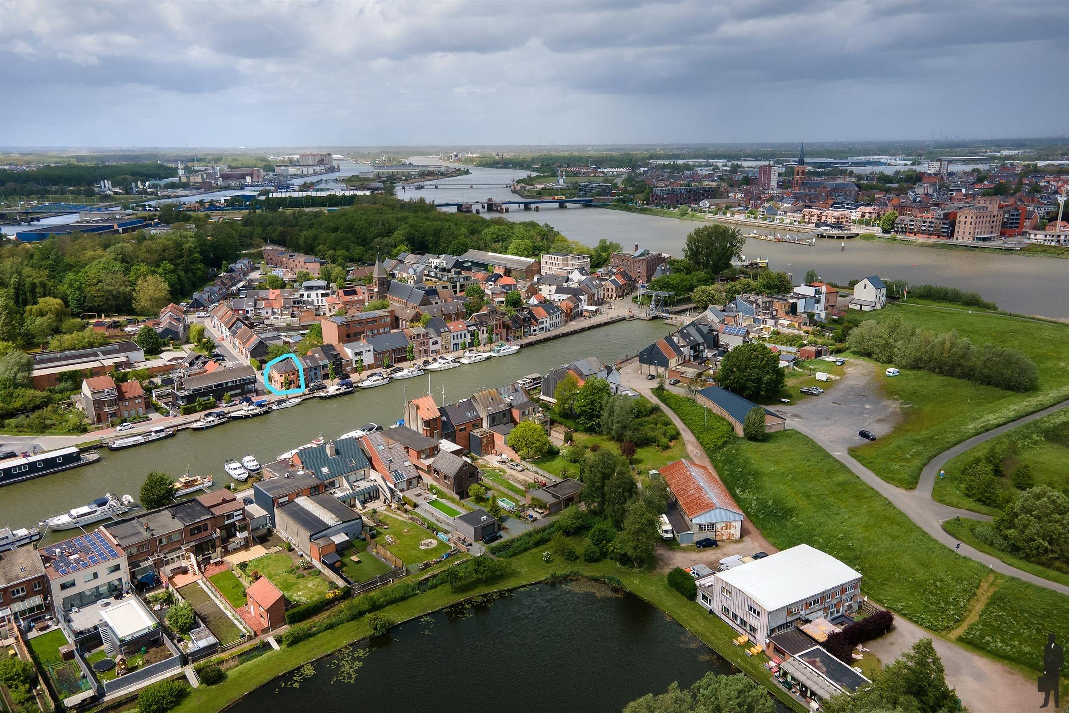 Te renoveren woning, ideaal als opbrengsteigendom. foto 2