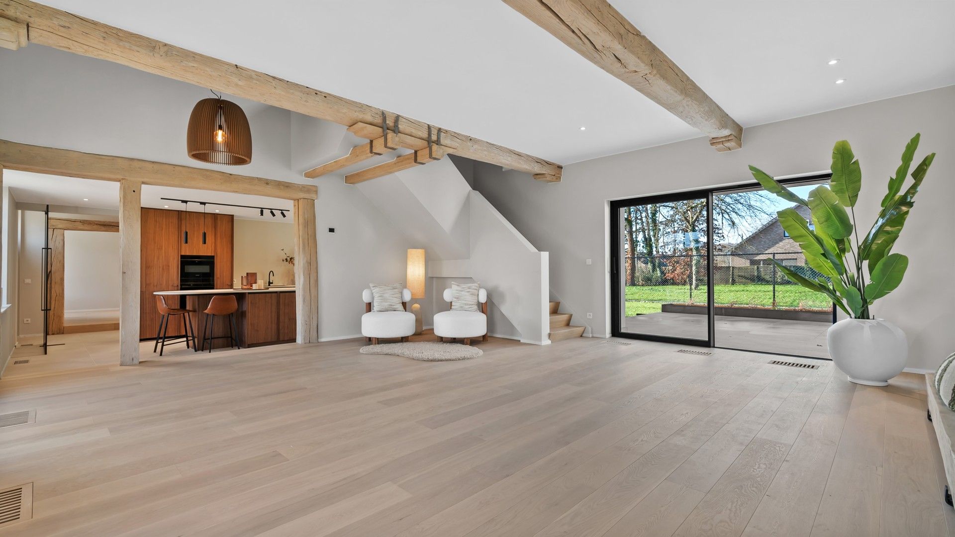 Exclusief hippisch eigendom met binnen- en buitenpiste, paardenstallen foto 27