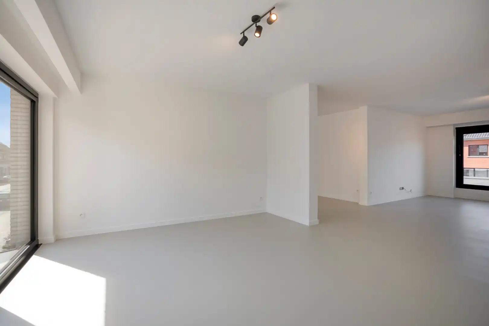 Gerenoveerd ruim en lichtrijk appartement met 2 slaapkamers en ruim terras - EPC label B foto 10