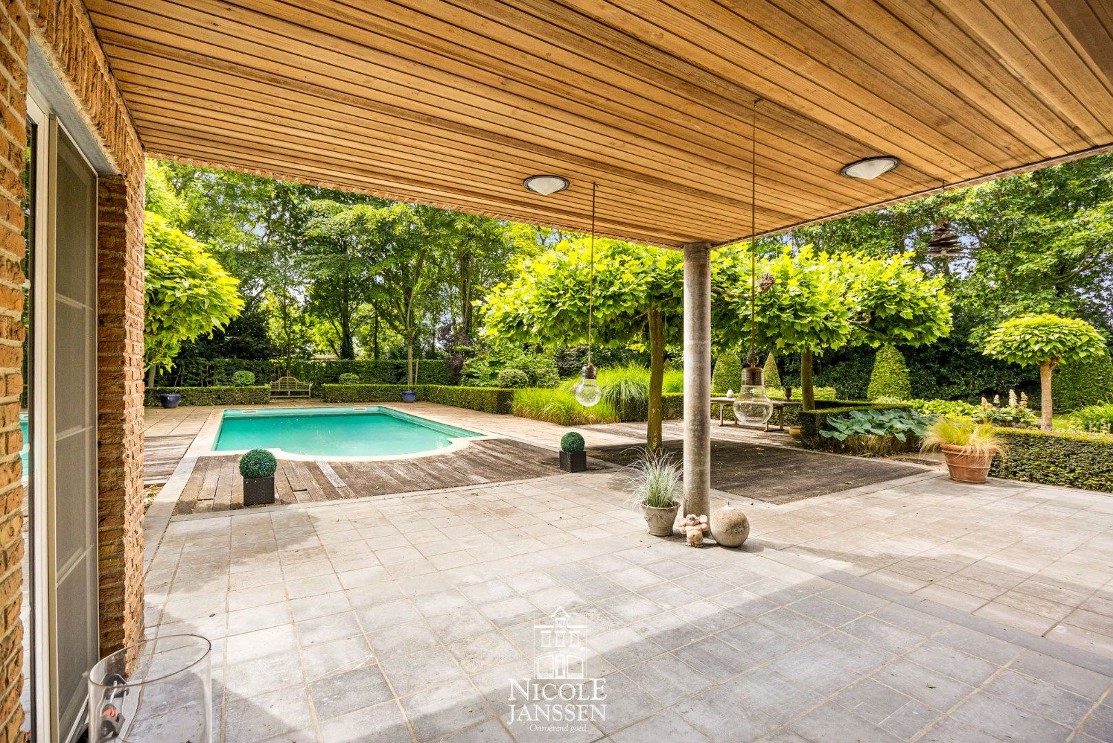 Ruime villa in landelijke stijl  foto 27