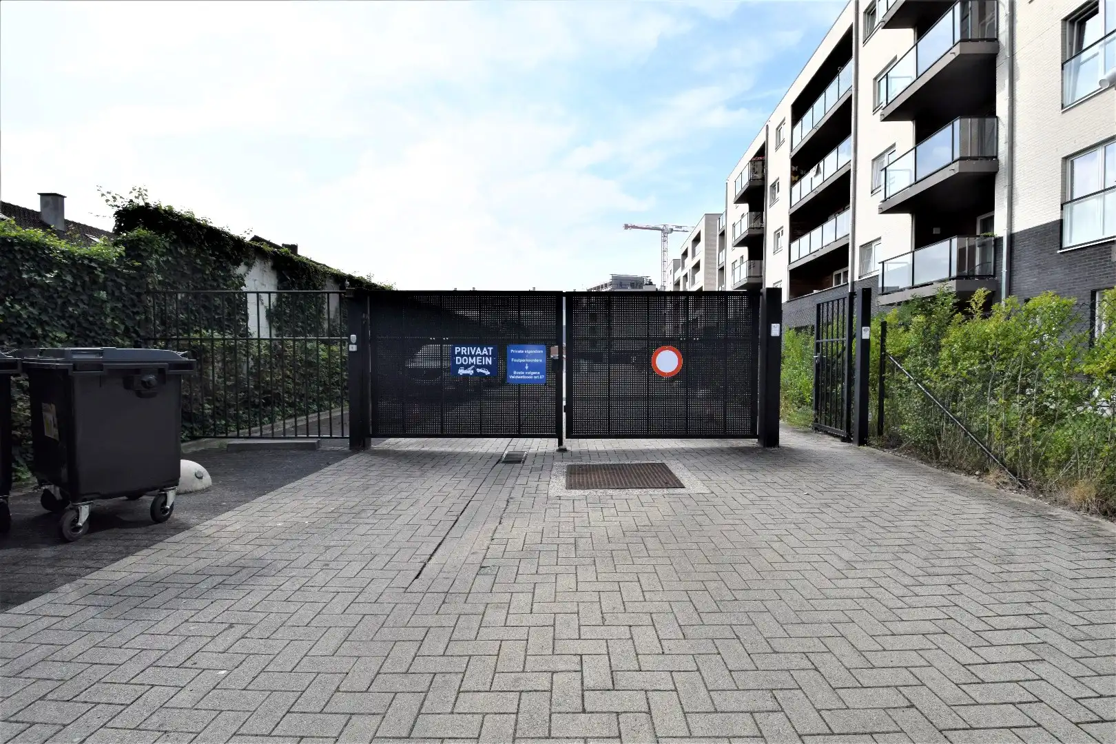 Parking te koop foto {{pictureIndex}}