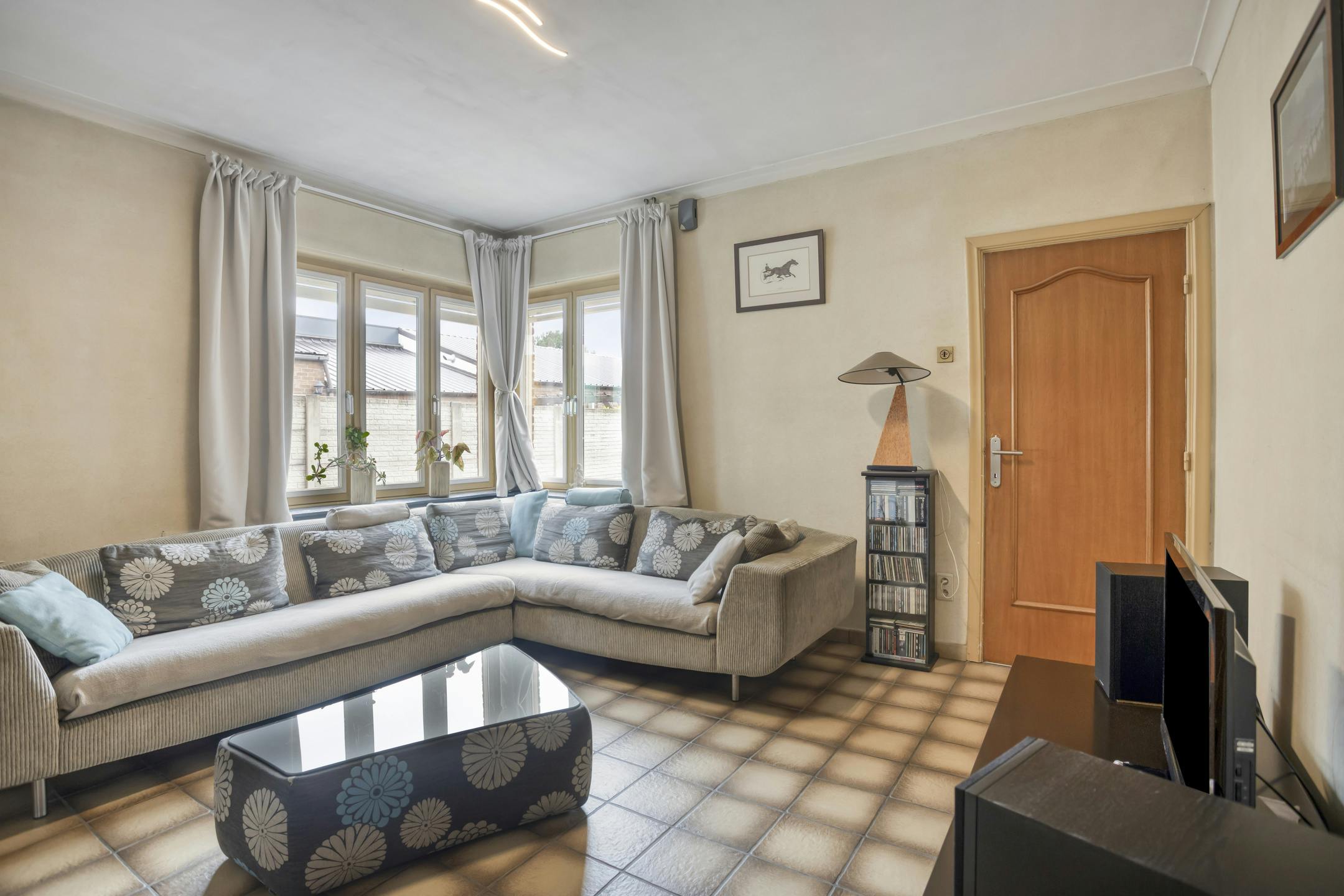 Riante, goed onderhouden woning te koop op verbindingsweg in Dilsen foto 2