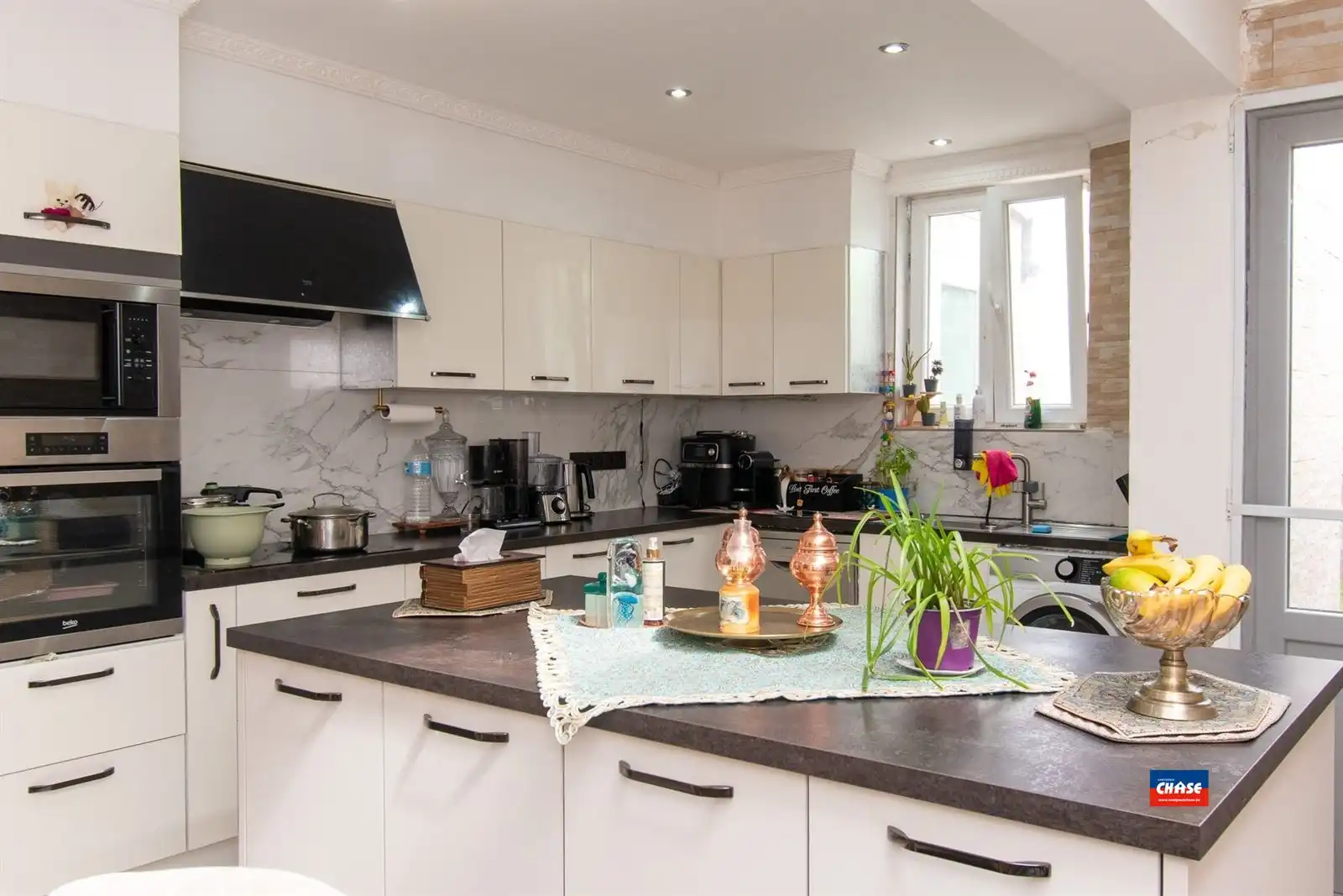 Gerenoveerde woning met 4 slpks + bureau en tuintje foto 5