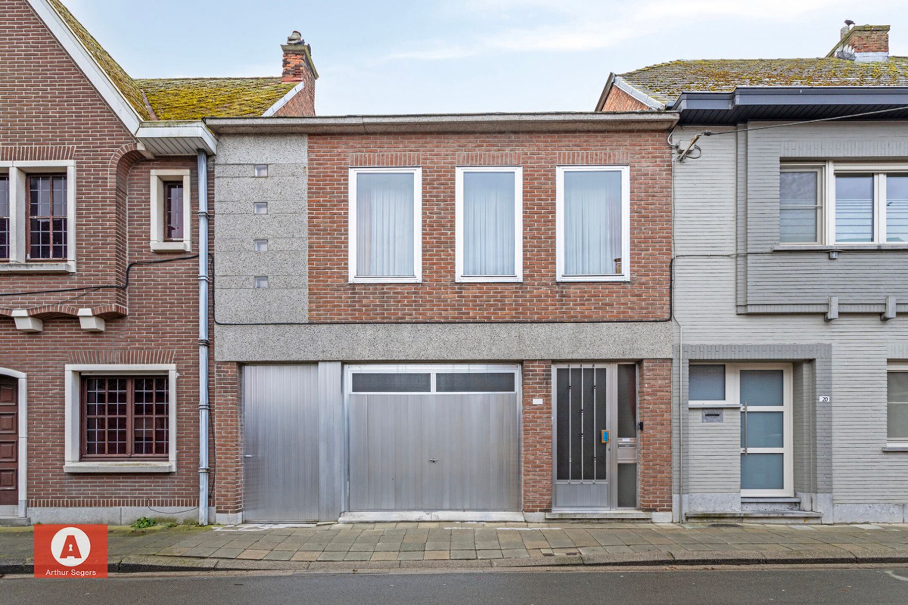 Te renoveren woning nabij centrum Buggenhout foto 2