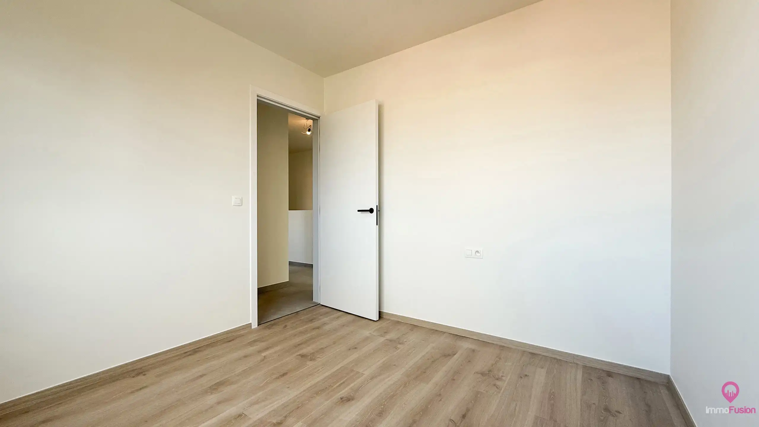 Praktische nieuwbouwwoning met 3 slpks in rustige straat! foto 25
