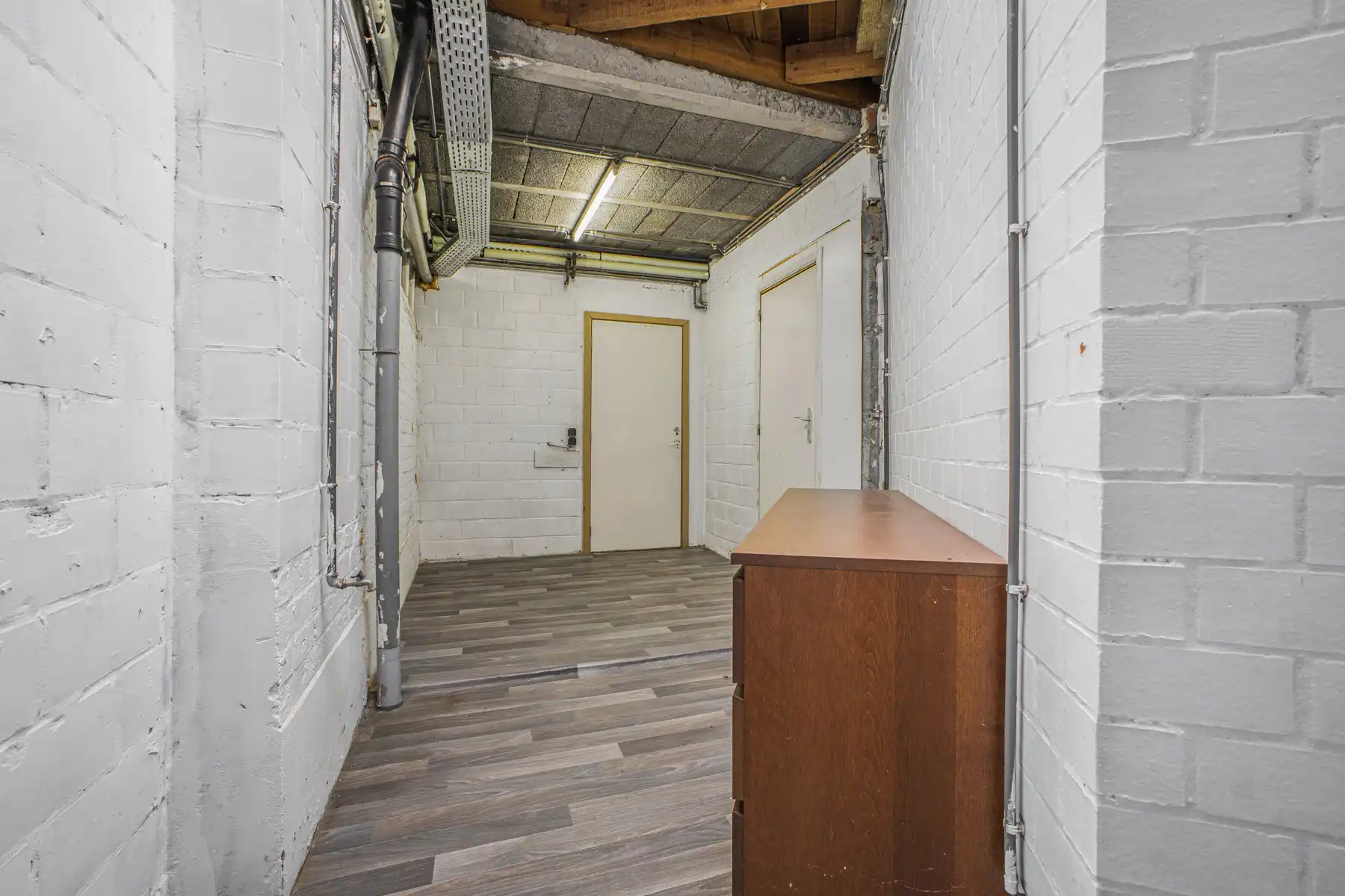 Goed gelegen appartement met koer en garage foto 14