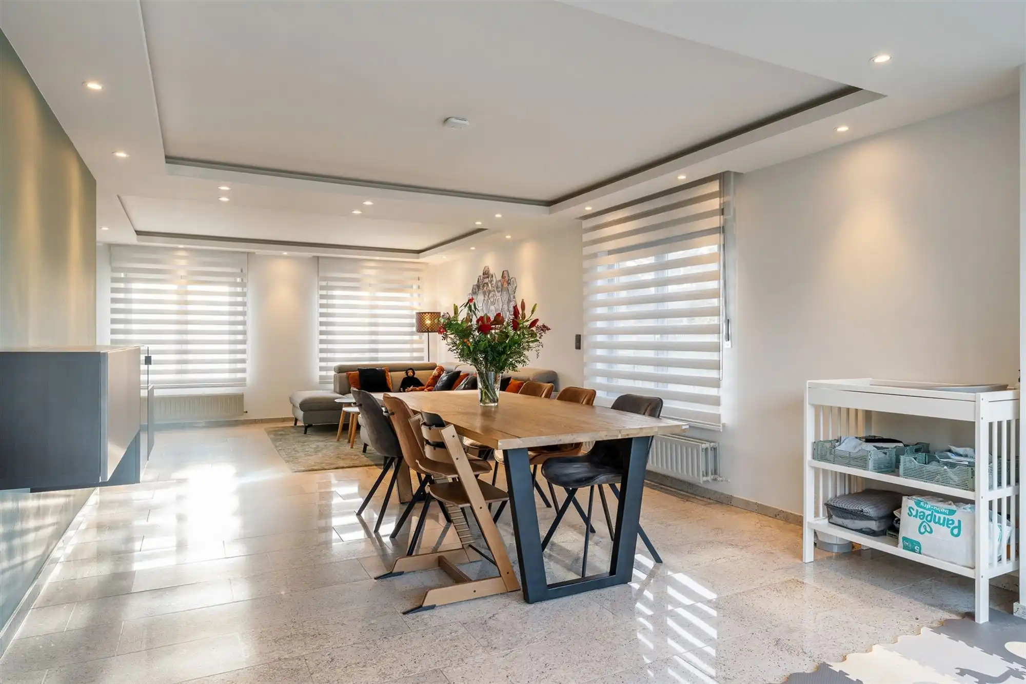 MOOI GERENOVEERDE WONING MET 4 SLAAPKAMERS OP RUSTIGE LIGGING VLAKBIJ KOERSEL CENTRUM foto 5