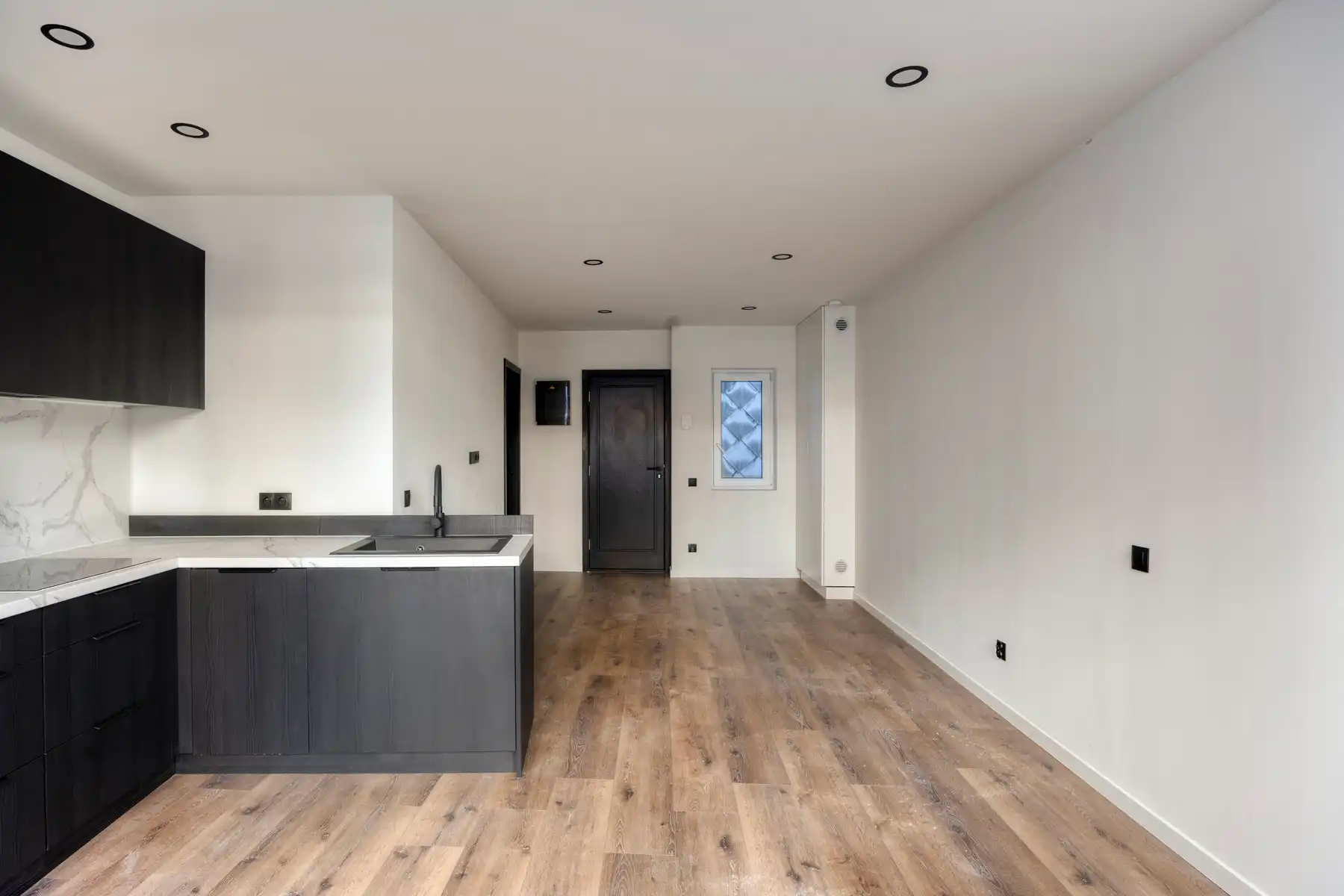 Appartement met twee slaapkamers in hartje Antwerpen. foto 3