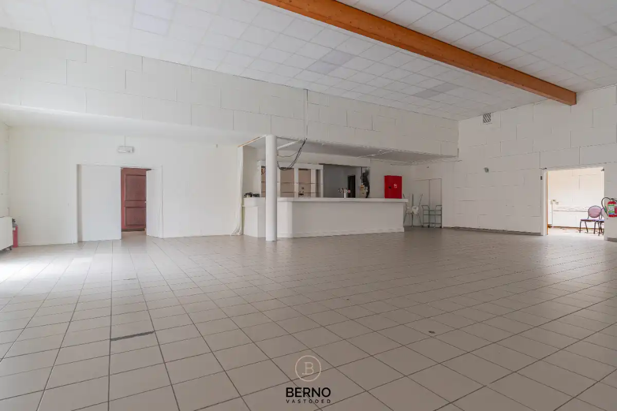 Horecazaak met ruime zaal. foto 10