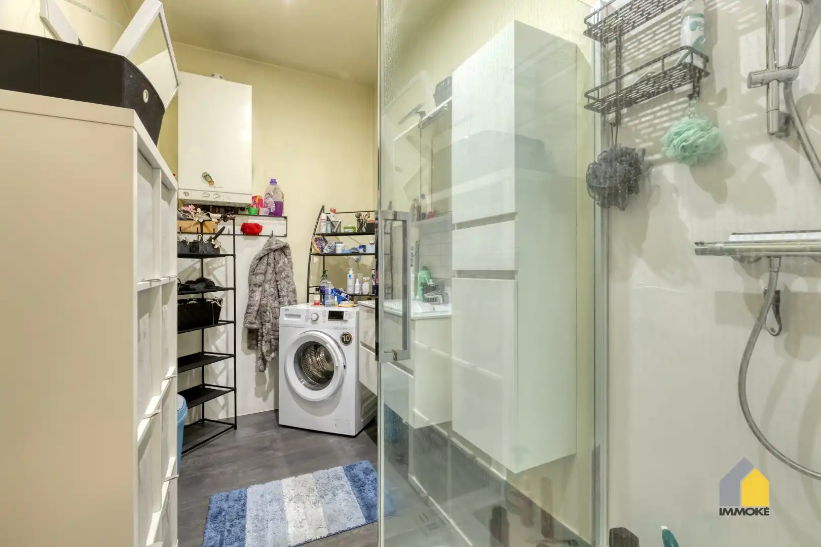 Gelijkvloers appartement (91 m²) in centrum met 1 slpk en parking. foto 11