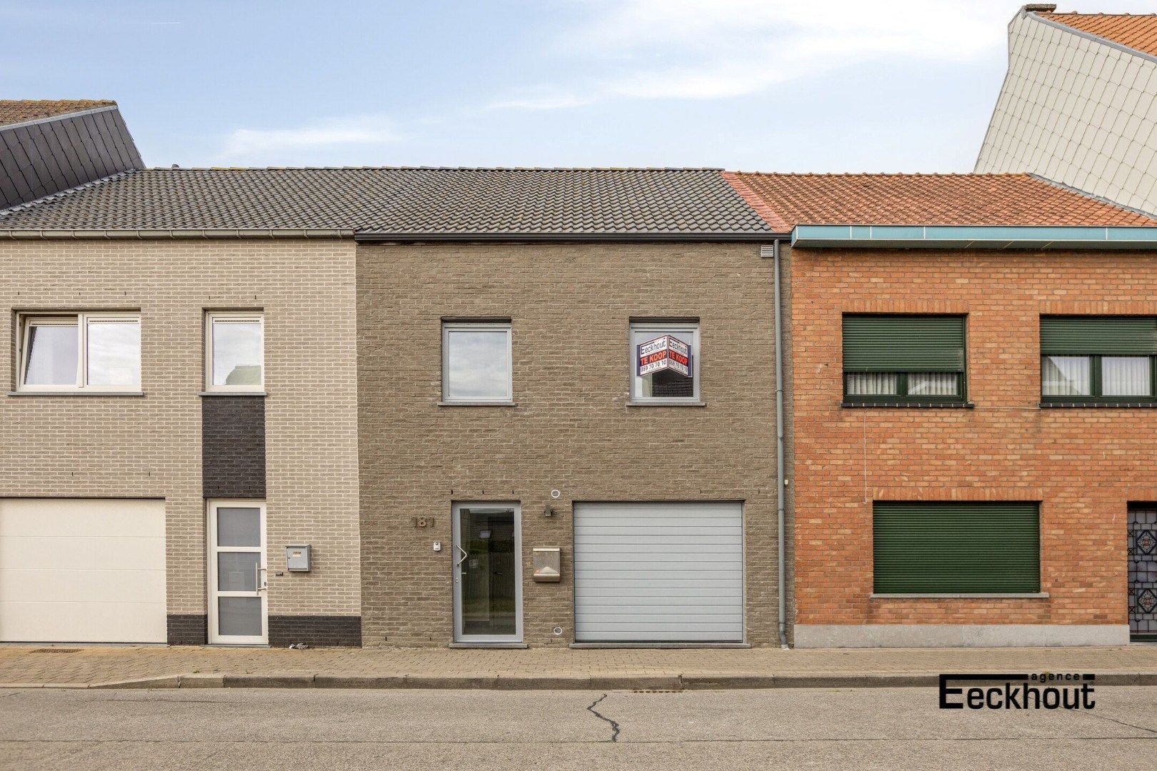 Instapklare, recente rijwoning met tuin & garage! foto 2