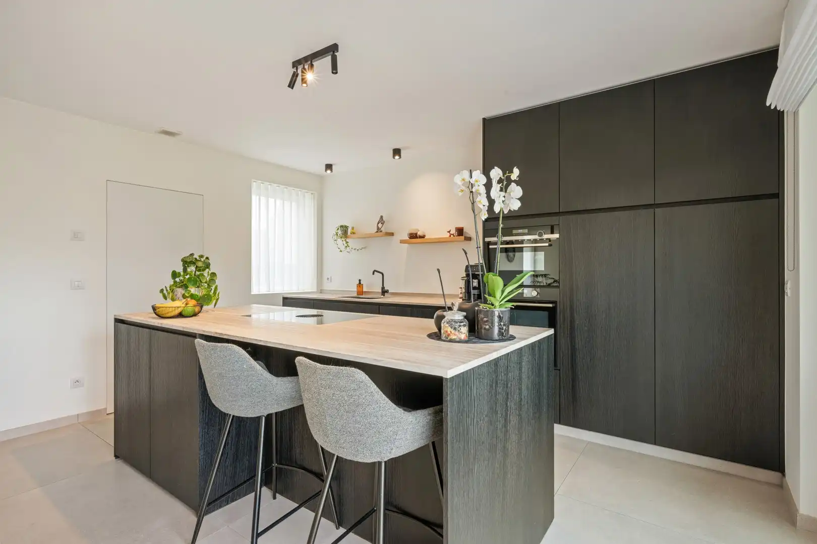 Recente, perfect afgewerkte villa met 4 slaapkamers te Roeselare foto 13