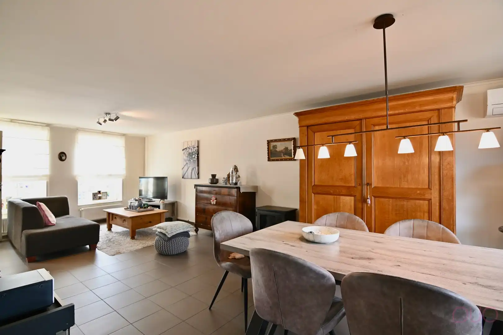 Instapklaar appartement met twee slaapkamers en groot terras met open zicht foto 2