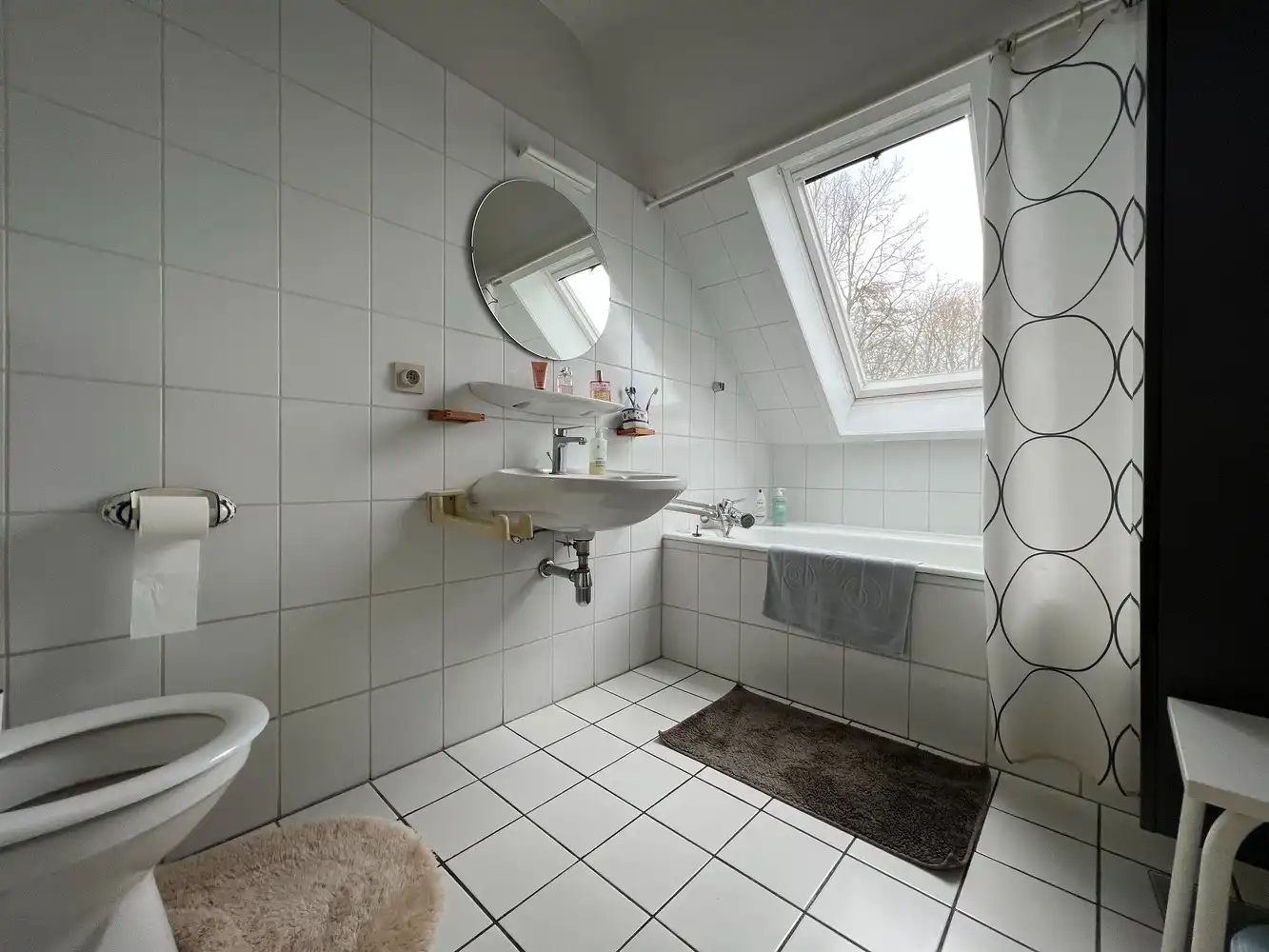 Ruime gezinswoning met zonnige tuin foto 11