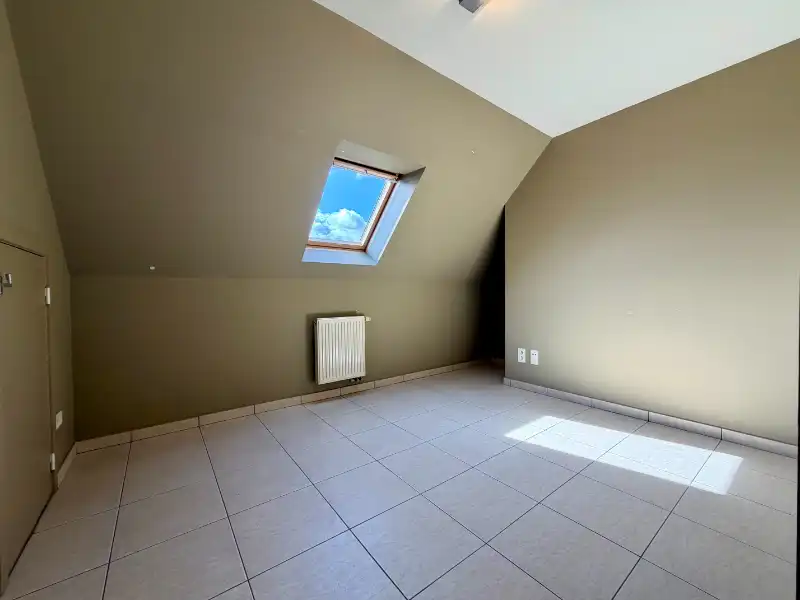 Energiezuinig instapklaar duplex-appartement met privatieve autostaanplaats foto 16