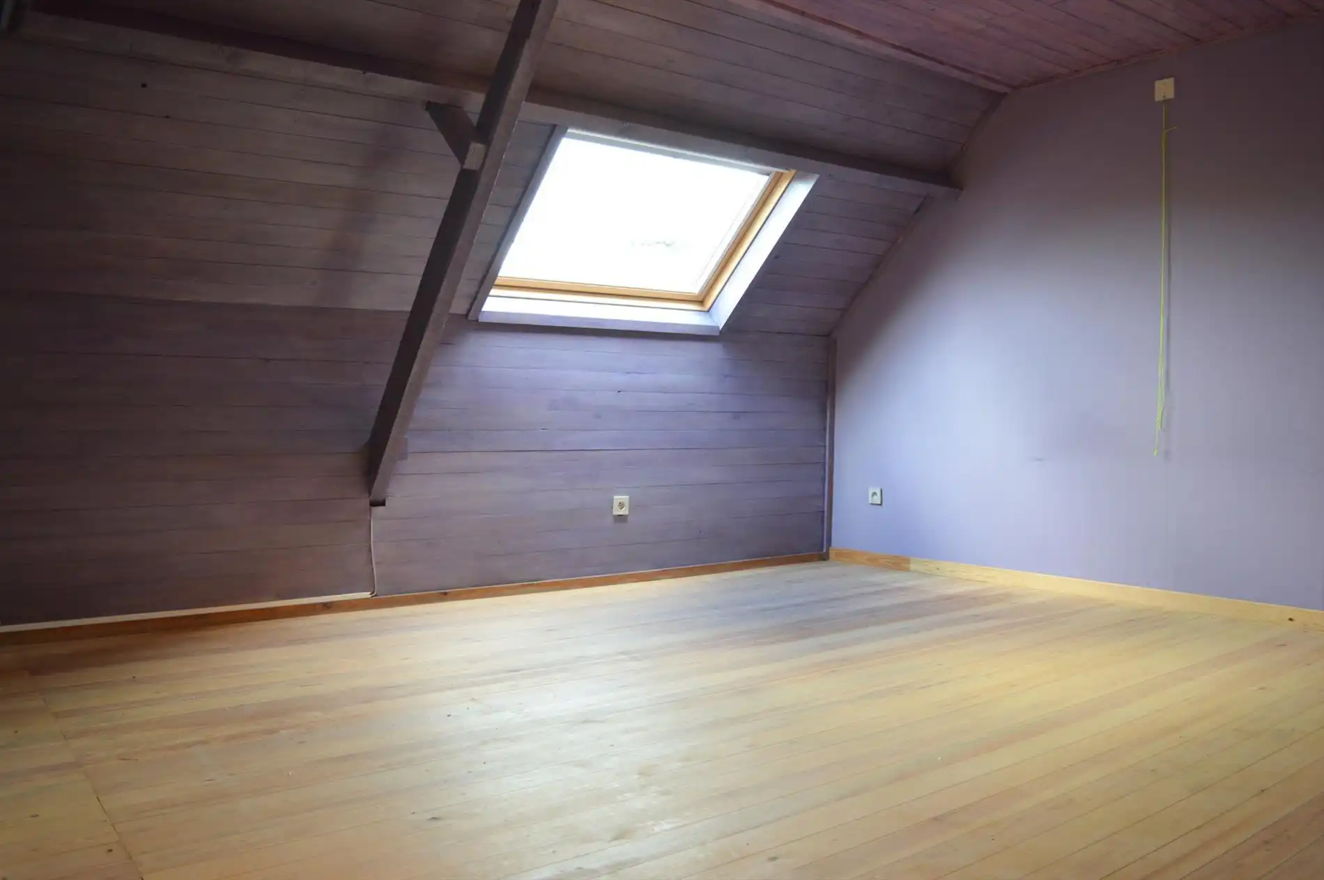 Verzorgde rijwoning dichtbij het centrum van Heule foto 12
