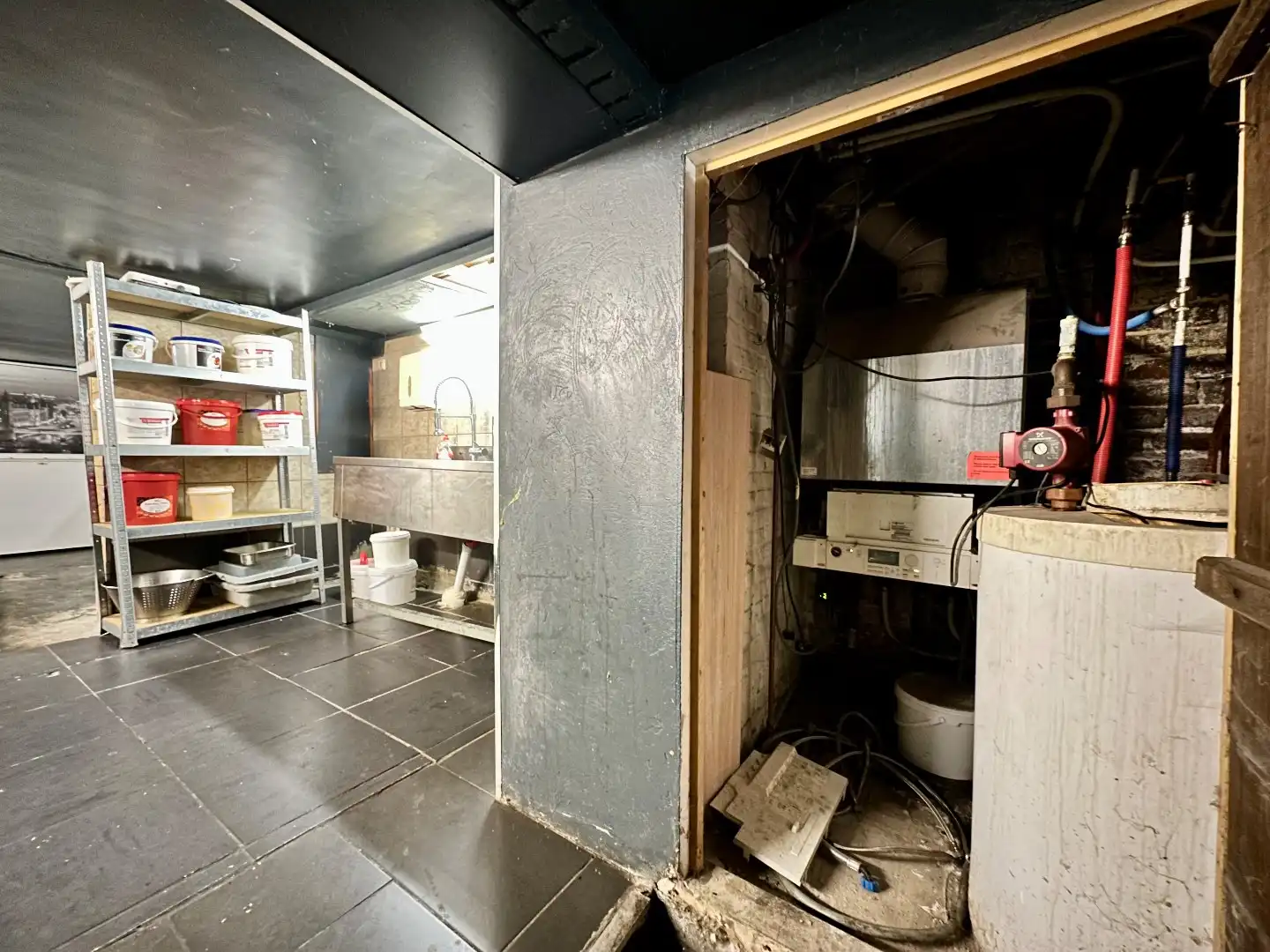 TE KOOP: goed draaiende horecazaak met woonst in centrum Tongeren foto 39