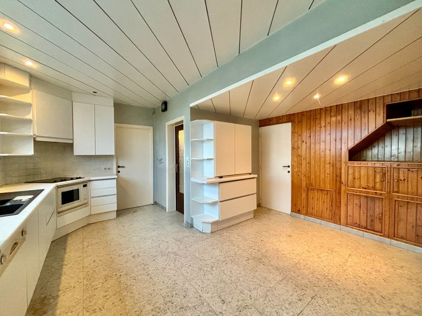 RUIME WONING OP 1777M² MET 4 SLPKS, GARAGE EN PRACHTIGE VERZICHTEN foto 7