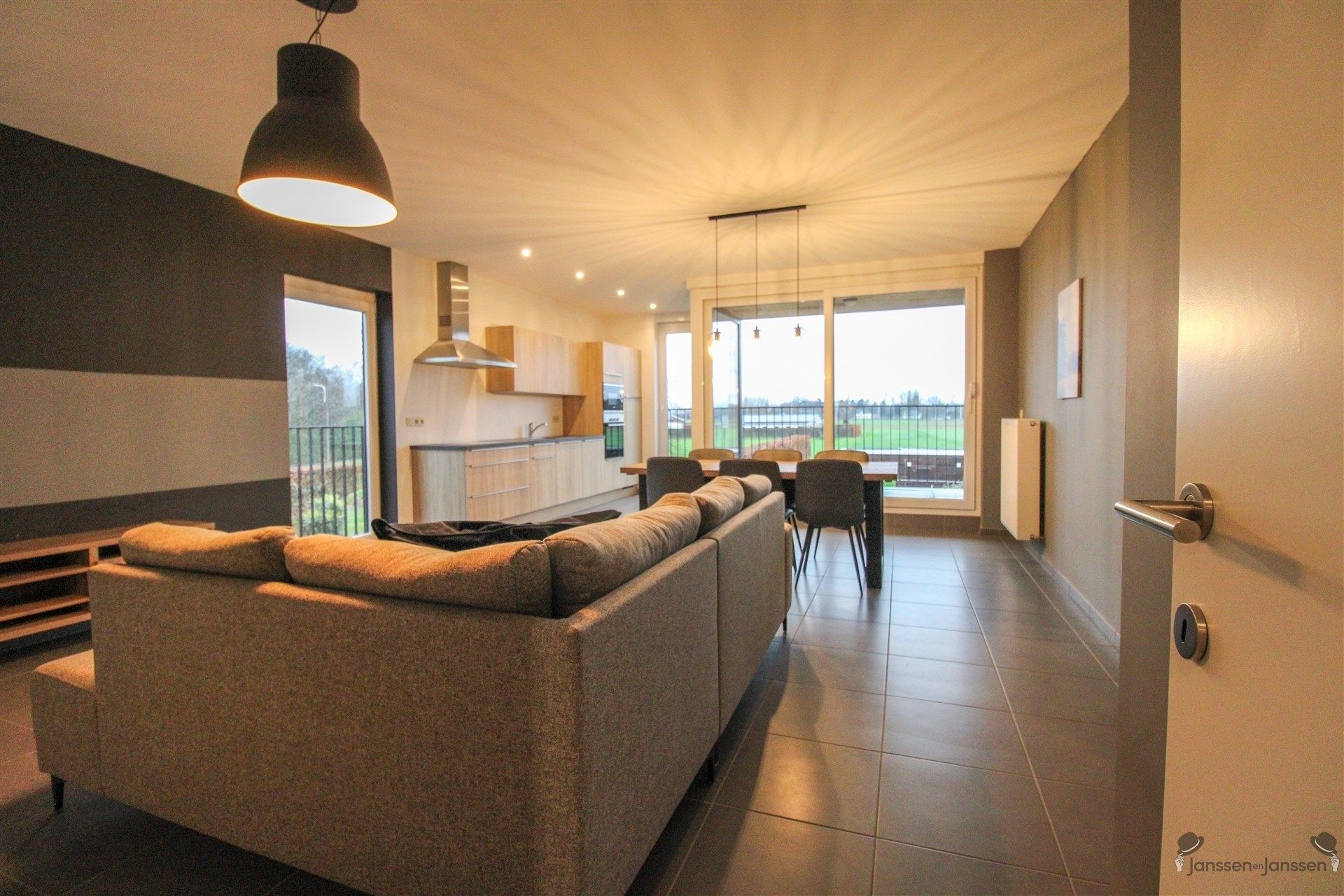 Appartement met tuinberging en 2 autostaanplaatsen foto 7